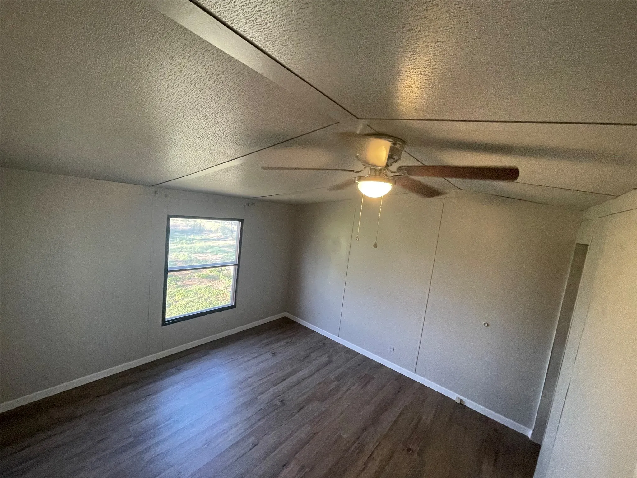 Mobile Home For Rent in Taylor County , 2901 Fm 604, Lawn, Texas 79530, 3 Bedroom, 2 Bathroom, Garage spaces, 1,080 Sqft, built in 1987, mls#21407262, Real Estate Agent in Lawn, Homes For Rent in Taylor county, Homes For Rent in Lawn, Realtor in Lawn Texas, Real Estate Brokerage Independent Realty Texas, Luminita Cordes Realtor