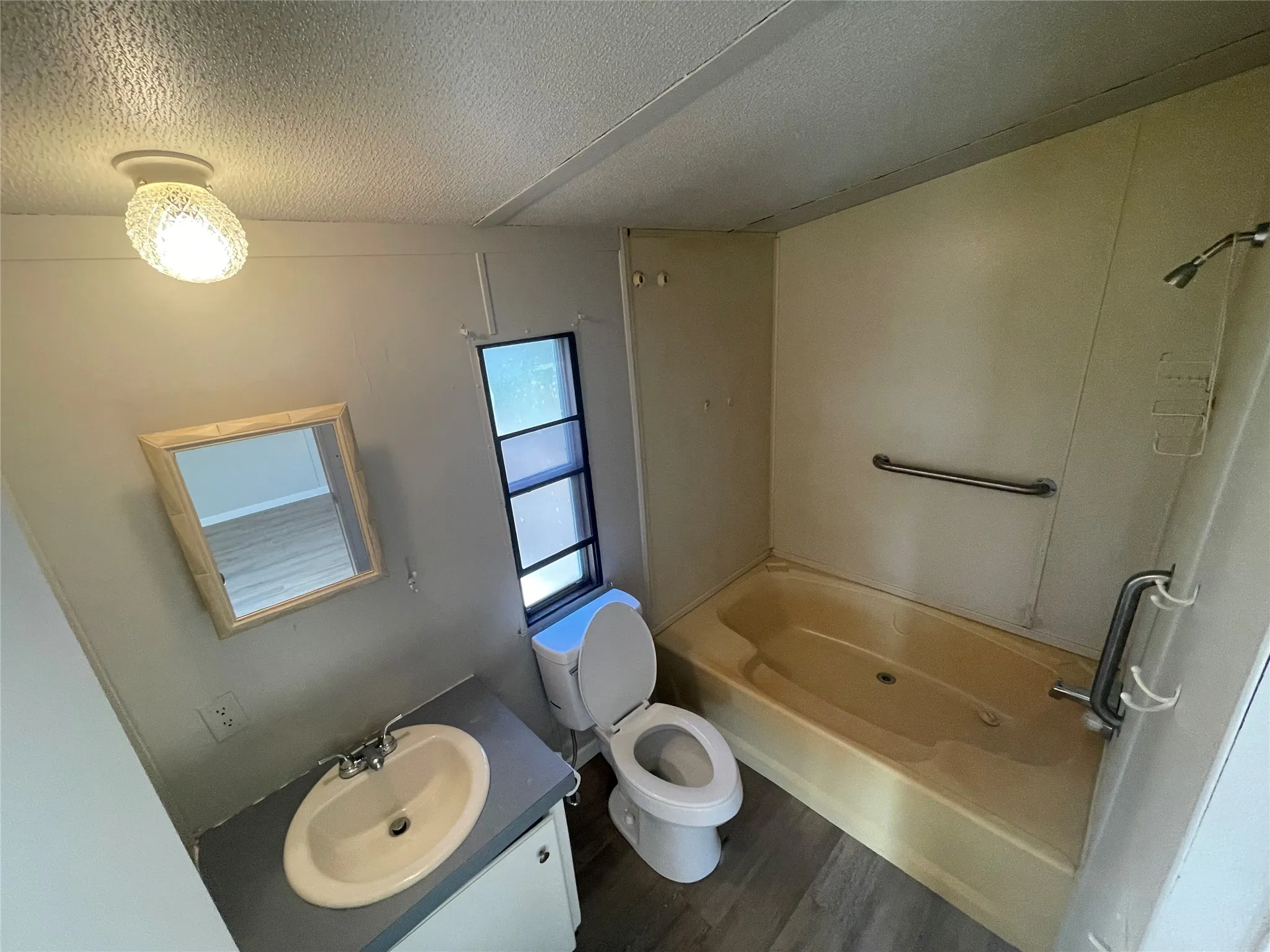 Mobile Home For Rent in Taylor County , 2901 Fm 604, Lawn, Texas 79530, 3 Bedroom, 2 Bathroom, Garage spaces, 1,080 Sqft, built in 1987, mls#21407262, Real Estate Agent in Lawn, Homes For Rent in Taylor county, Homes For Rent in Lawn, Realtor in Lawn Texas, Real Estate Brokerage Independent Realty Texas, Luminita Cordes Realtor