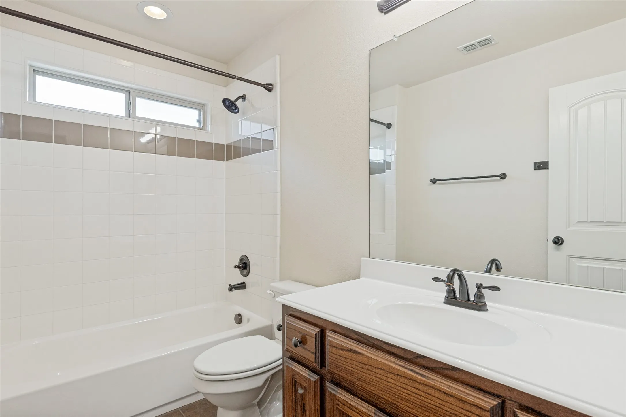 Single Family Residence For Rent in Denton County , 1100 Brendan Drive, Little Elm, Texas 75068, 4 Bedroom, 4 Bathroom, 2 Garage spaces, 2,921 Sqft, built in 2010, mls#21406855, Real Estate Agent in Little Elm, Homes For Rent in Denton county, Homes For Rent in Little Elm, Realtor in Little Elm Texas, Real Estate Brokerage Independent Realty Texas, Luminita Cordes Realtor