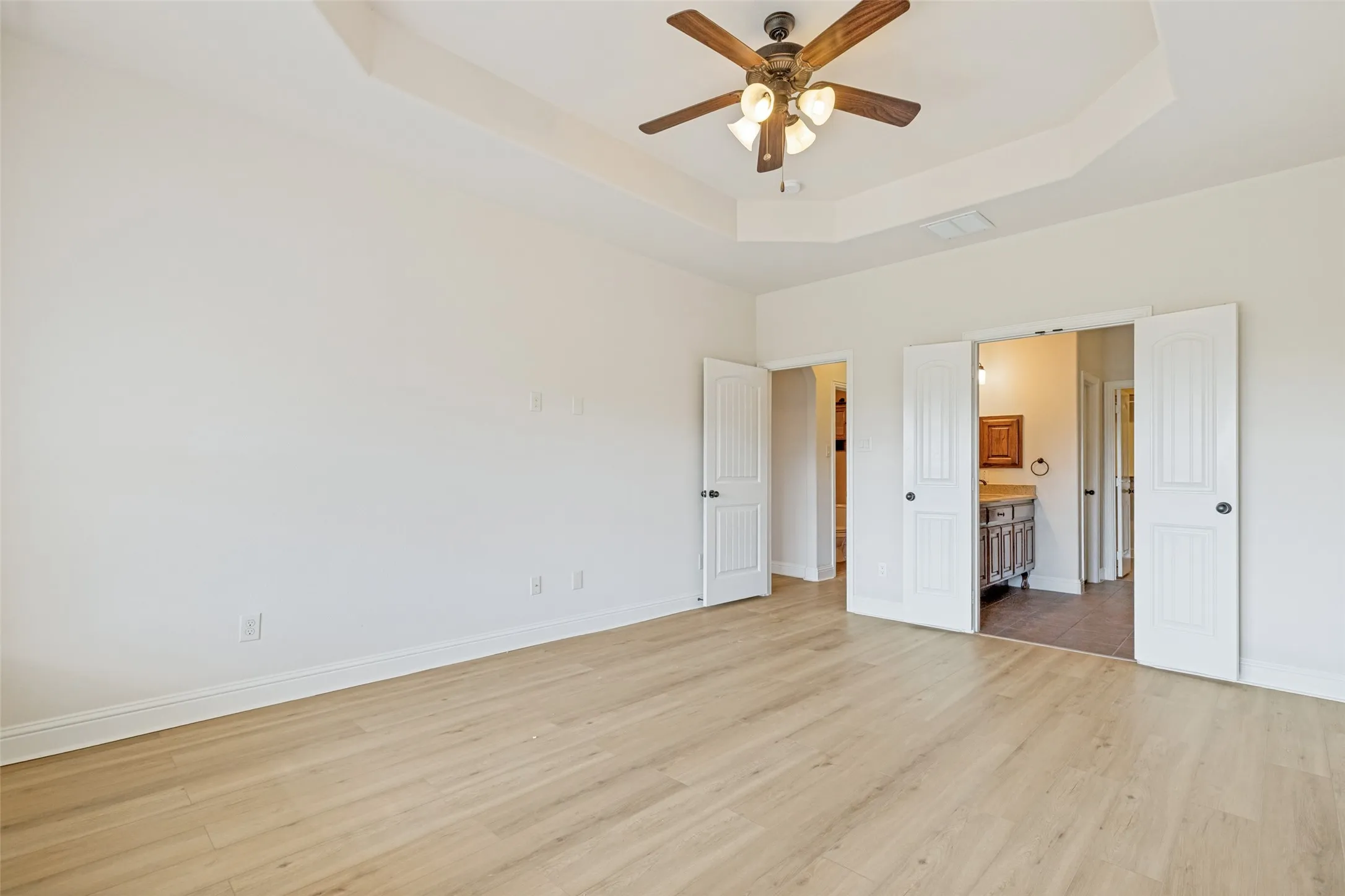 Single Family Residence For Rent in Denton County , 1100 Brendan Drive, Little Elm, Texas 75068, 4 Bedroom, 4 Bathroom, 2 Garage spaces, 2,921 Sqft, built in 2010, mls#21406855, Real Estate Agent in Little Elm, Homes For Rent in Denton county, Homes For Rent in Little Elm, Realtor in Little Elm Texas, Real Estate Brokerage Independent Realty Texas, Luminita Cordes Realtor