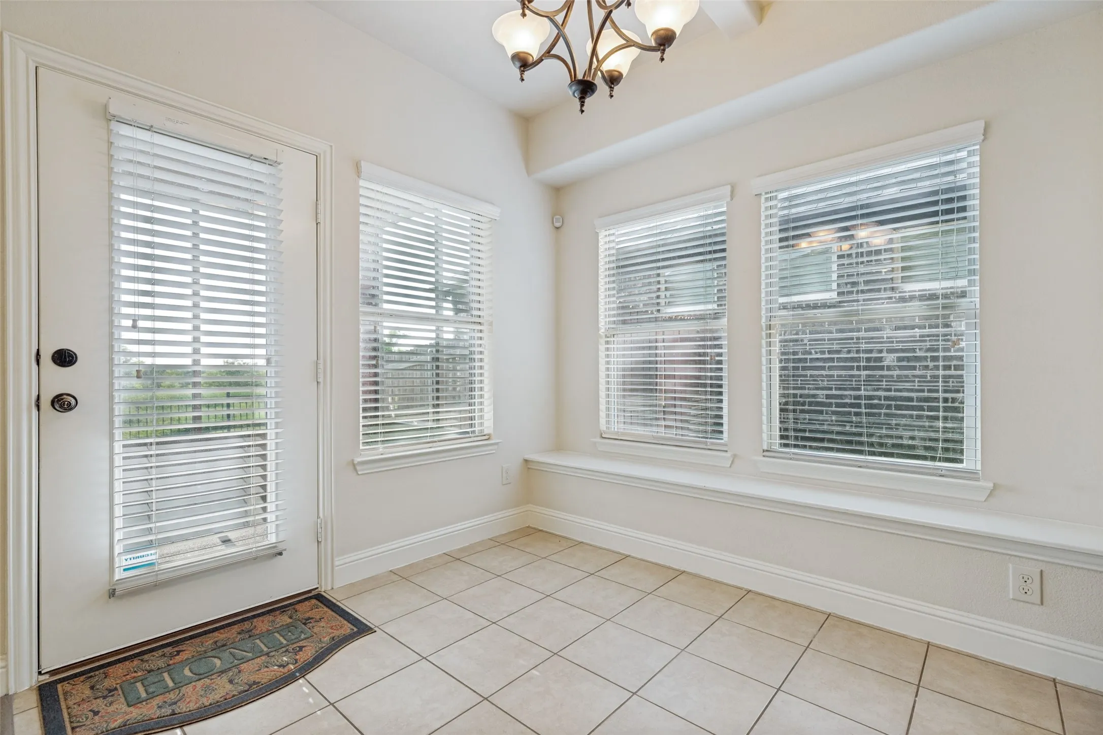 Single Family Residence For Rent in Denton County , 1100 Brendan Drive, Little Elm, Texas 75068, 4 Bedroom, 4 Bathroom, 2 Garage spaces, 2,921 Sqft, built in 2010, mls#21406855, Real Estate Agent in Little Elm, Homes For Rent in Denton county, Homes For Rent in Little Elm, Realtor in Little Elm Texas, Real Estate Brokerage Independent Realty Texas, Luminita Cordes Realtor