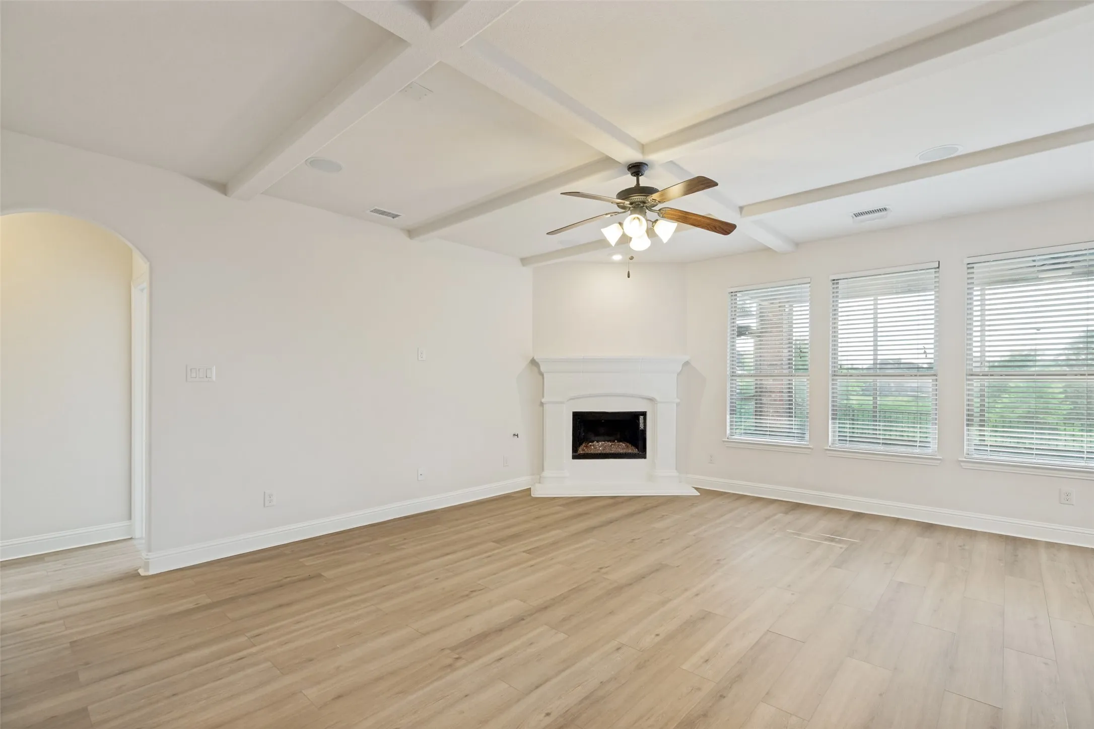 Single Family Residence For Rent in Denton County , 1100 Brendan Drive, Little Elm, Texas 75068, 4 Bedroom, 4 Bathroom, 2 Garage spaces, 2,921 Sqft, built in 2010, mls#21406855, Real Estate Agent in Little Elm, Homes For Rent in Denton county, Homes For Rent in Little Elm, Realtor in Little Elm Texas, Real Estate Brokerage Independent Realty Texas, Luminita Cordes Realtor