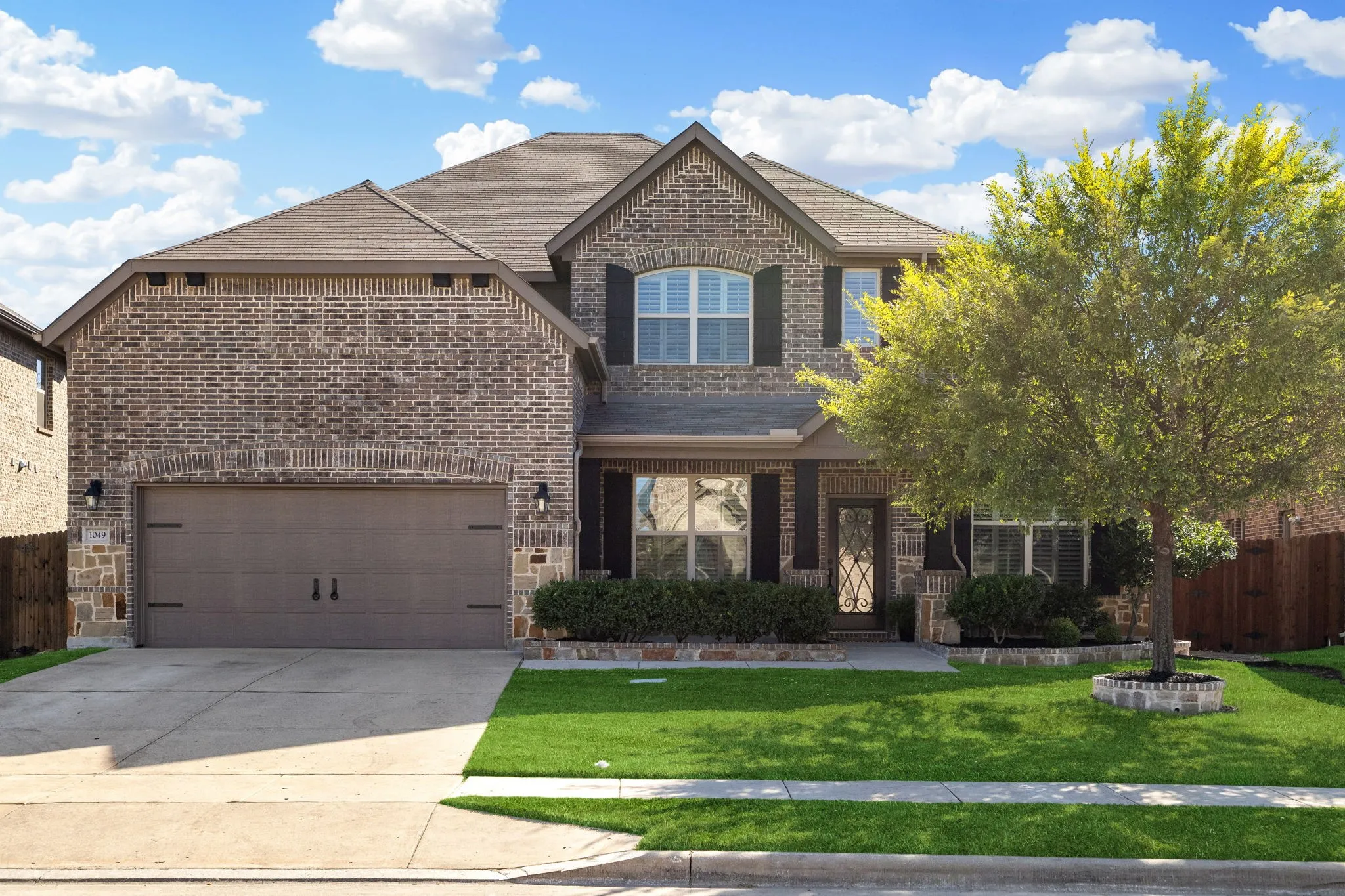 Beautiful Curb Appeal, Welcome Home!