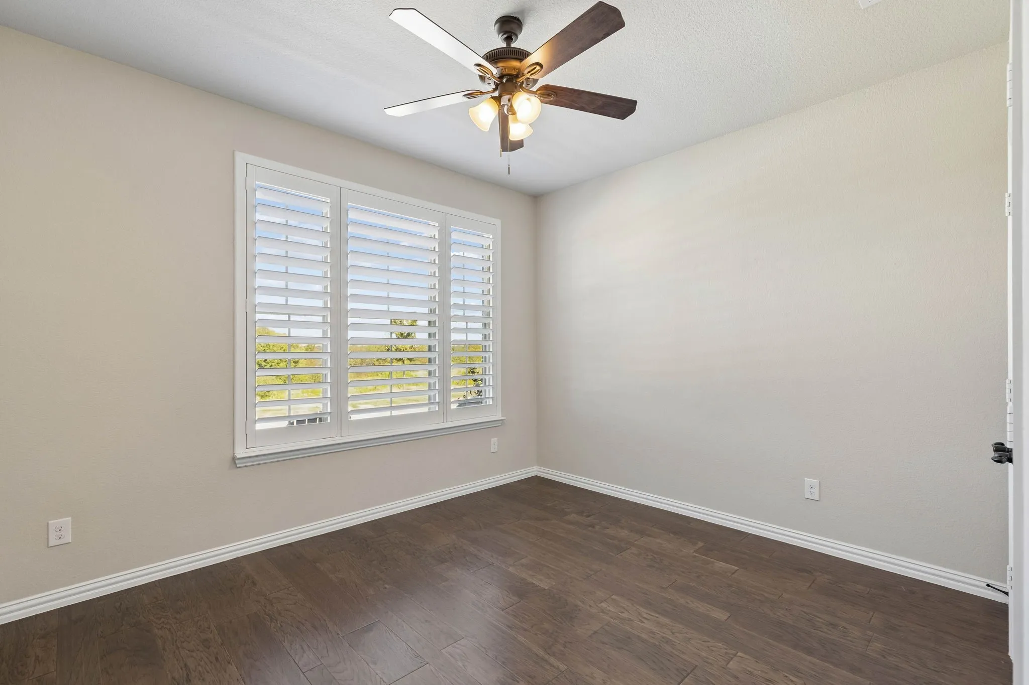 Single Family Residence For Sale in Denton County , 2113 Almassera Drive, Little Elm, Texas 75068, 3 Bedroom, 2 Bathroom, 2 Garage spaces, 1,797 Sqft, built in 2020, mls#21404977, Real Estate Agent in Little Elm, Homes For Sale in Denton county, Homes For Sale in Little Elm, Realtor in Little Elm Texas, Real Estate Brokerage Independent Realty Texas, Luminita Cordes Realtor