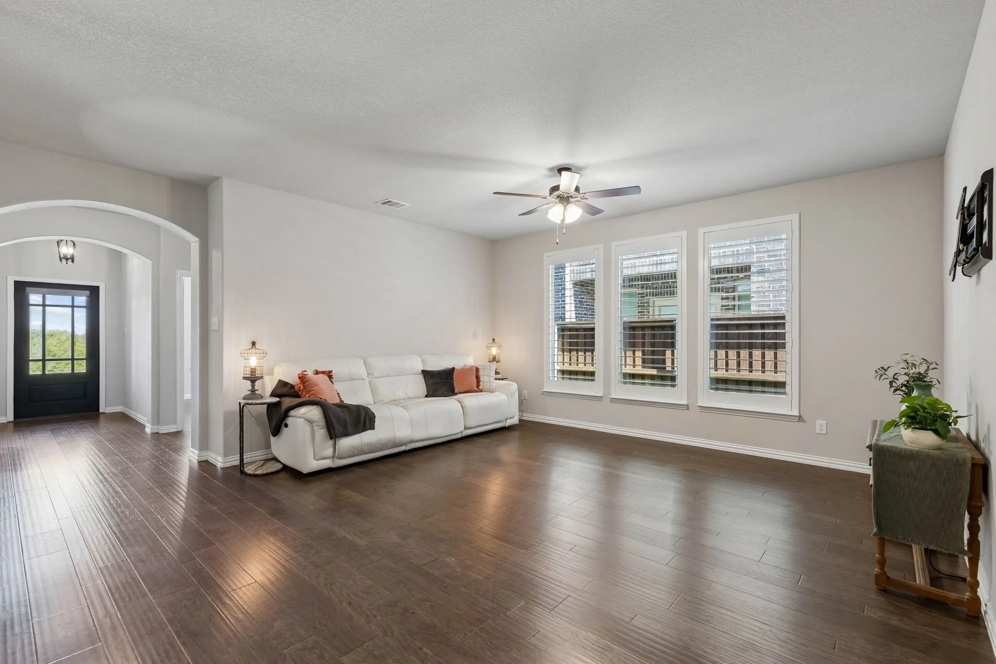 Single Family Residence For Sale in Denton County , 2113 Almassera Drive, Little Elm, Texas 75068, 3 Bedroom, 2 Bathroom, 2 Garage spaces, 1,797 Sqft, built in 2020, mls#21404977, Real Estate Agent in Little Elm, Homes For Sale in Denton county, Homes For Sale in Little Elm, Realtor in Little Elm Texas, Real Estate Brokerage Independent Realty Texas, Luminita Cordes Realtor