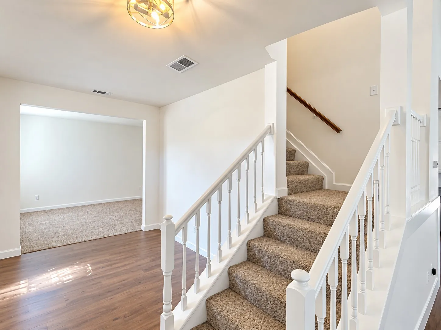 Single Family Residence For Sale in Denton County , 2536 Windchase Drive, Flower Mound, Texas 75028, 3 Bedroom, 3 Bathroom, 2 Garage spaces, 1,983 Sqft, built in 1992, mls#21406608, Real Estate Agent in Flower Mound, Homes For Sale in Denton county, Homes For Sale in Flower Mound, Realtor in Flower Mound Texas, Real Estate Brokerage Independent Realty Texas, Luminita Cordes Realtor