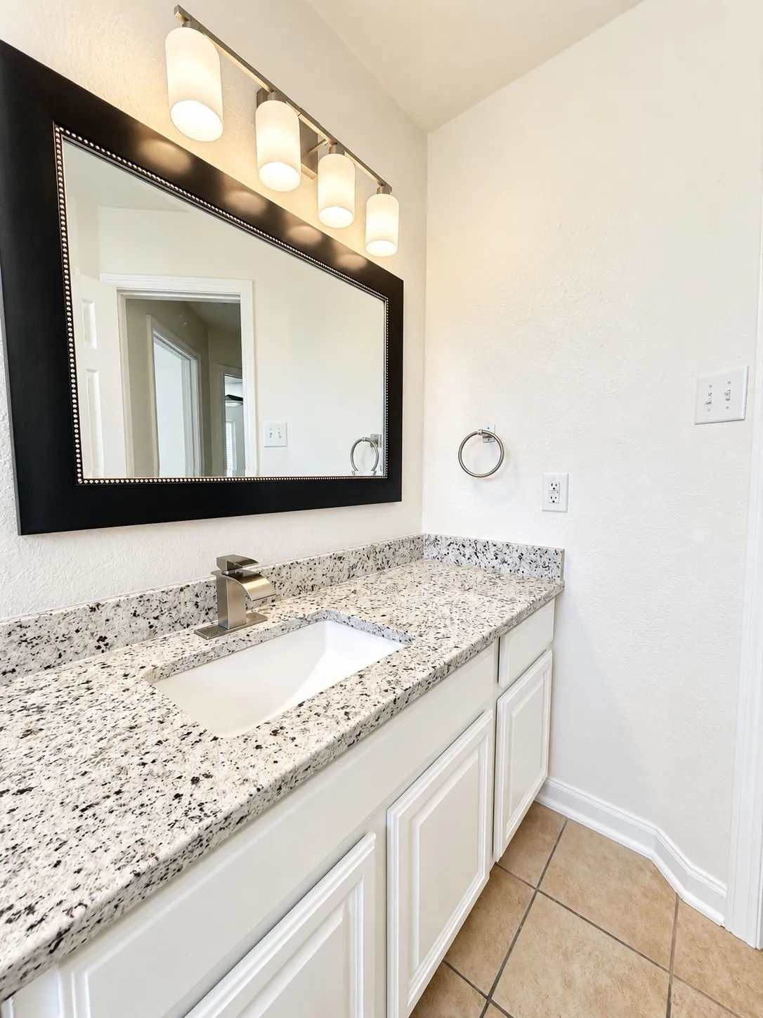 Single Family Residence For Sale in Denton County , 2536 Windchase Drive, Flower Mound, Texas 75028, 3 Bedroom, 3 Bathroom, 2 Garage spaces, 1,983 Sqft, built in 1992, mls#21406608, Real Estate Agent in Flower Mound, Homes For Sale in Denton county, Homes For Sale in Flower Mound, Realtor in Flower Mound Texas, Real Estate Brokerage Independent Realty Texas, Luminita Cordes Realtor