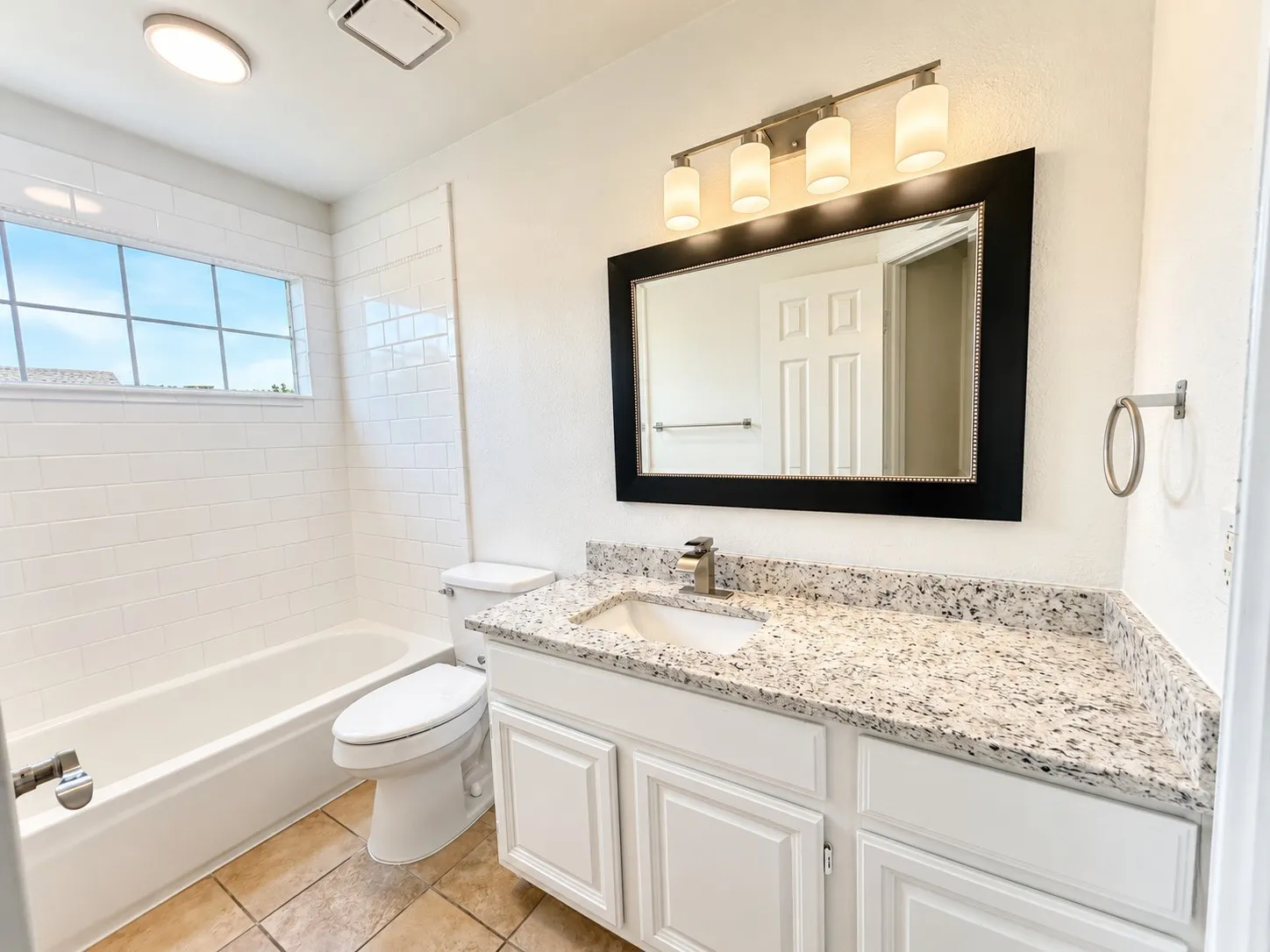 Single Family Residence For Sale in Denton County , 2536 Windchase Drive, Flower Mound, Texas 75028, 3 Bedroom, 3 Bathroom, 2 Garage spaces, 1,983 Sqft, built in 1992, mls#21406608, Real Estate Agent in Flower Mound, Homes For Sale in Denton county, Homes For Sale in Flower Mound, Realtor in Flower Mound Texas, Real Estate Brokerage Independent Realty Texas, Luminita Cordes Realtor