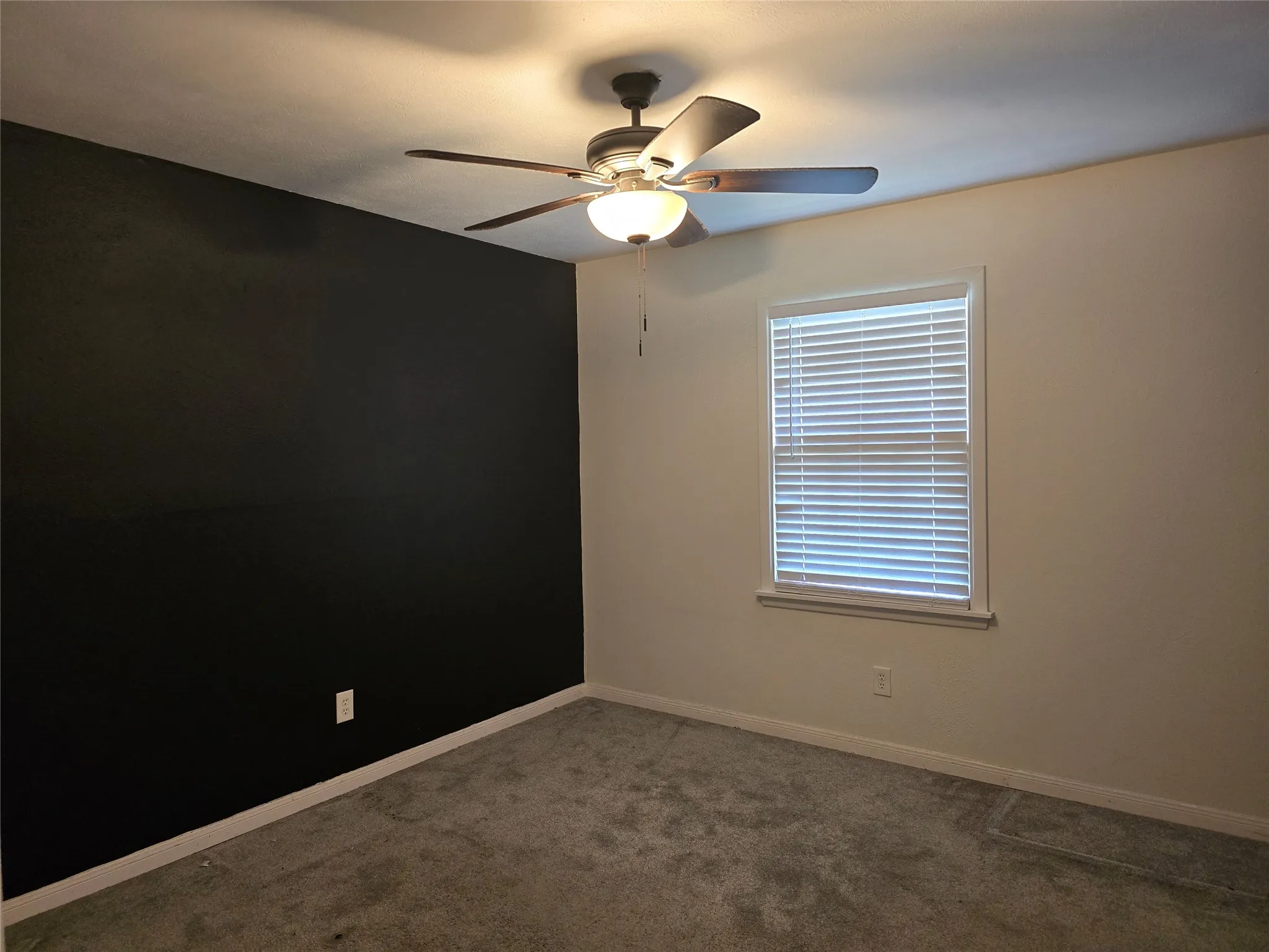 Single Family Residence For Rent in Tarrant County , 7016 Valhalla Road, Fort Worth, Texas 76116, 3 Bedroom, 2 Bathroom, 2 Garage spaces, 1,644 Sqft, built in 1959, mls#21407065, Real Estate Agent in Fort Worth, Homes For Rent in Tarrant county, Homes For Rent in Fort Worth, Realtor in Fort Worth Texas, Real Estate Brokerage Independent Realty Texas, Luminita Cordes Realtor