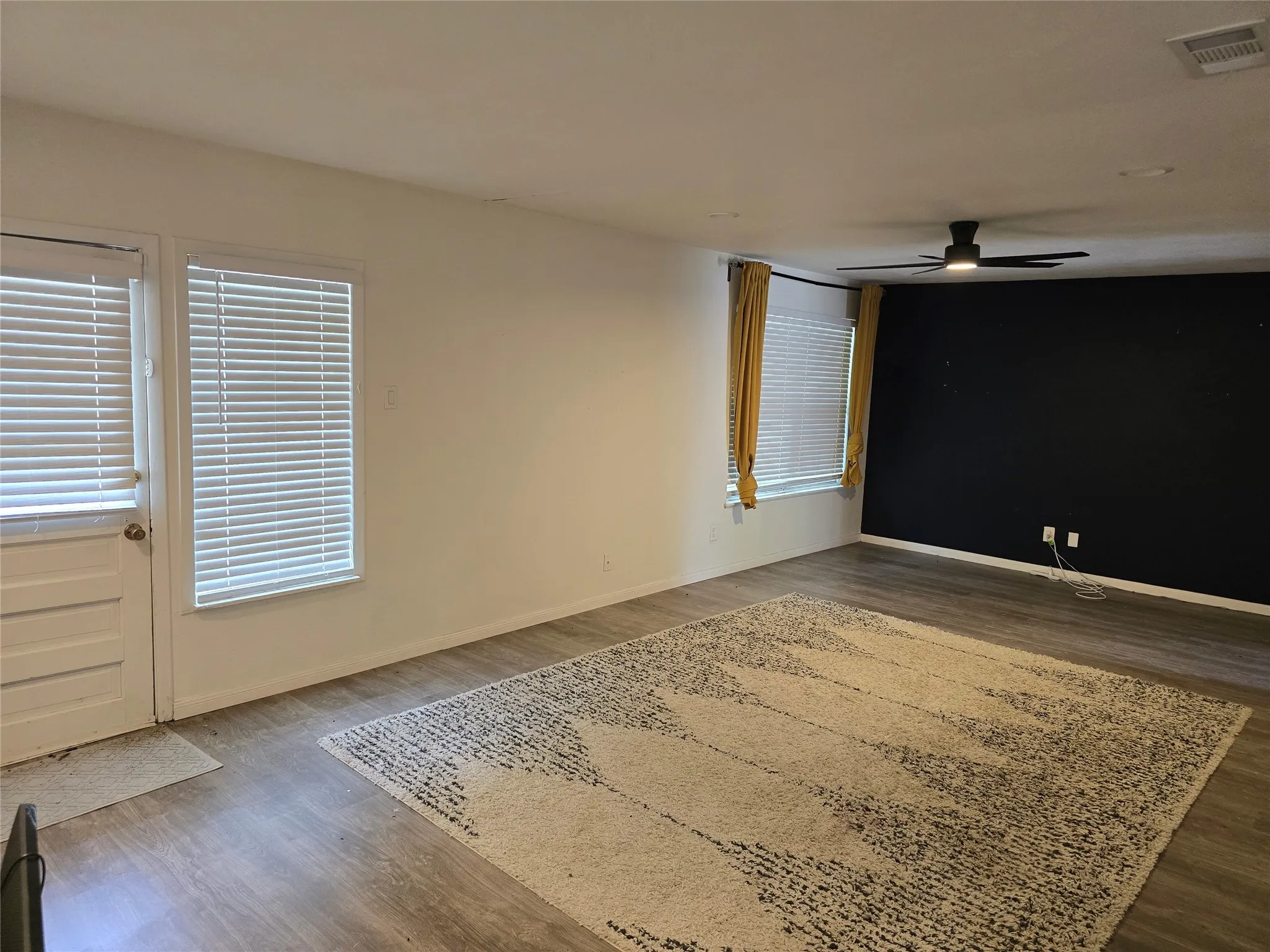 Single Family Residence For Rent in Tarrant County , 7016 Valhalla Road, Fort Worth, Texas 76116, 3 Bedroom, 2 Bathroom, 2 Garage spaces, 1,644 Sqft, built in 1959, mls#21407065, Real Estate Agent in Fort Worth, Homes For Rent in Tarrant county, Homes For Rent in Fort Worth, Realtor in Fort Worth Texas, Real Estate Brokerage Independent Realty Texas, Luminita Cordes Realtor