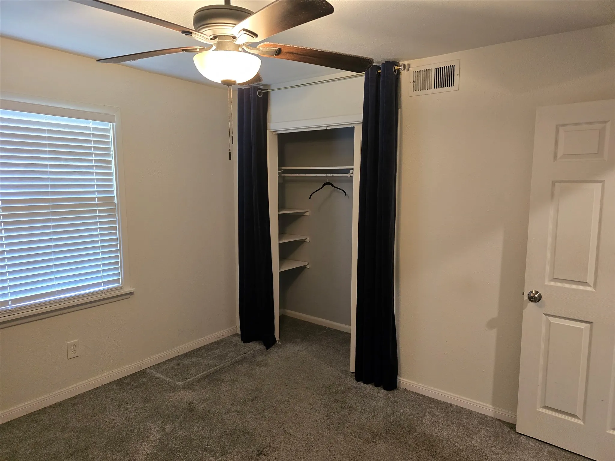 Single Family Residence For Rent in Tarrant County , 7016 Valhalla Road, Fort Worth, Texas 76116, 3 Bedroom, 2 Bathroom, 2 Garage spaces, 1,644 Sqft, built in 1959, mls#21407065, Real Estate Agent in Fort Worth, Homes For Rent in Tarrant county, Homes For Rent in Fort Worth, Realtor in Fort Worth Texas, Real Estate Brokerage Independent Realty Texas, Luminita Cordes Realtor