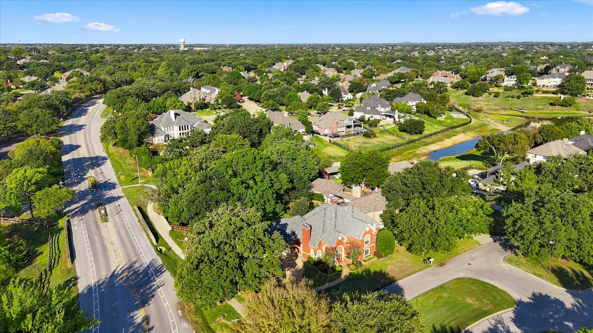 Single Family Residence For Sale in Denton County , 82 Remington Drive W, Highland Village, Texas 75077, 4 Bedroom, 4 Bathroom, 3 Garage spaces, 2,710 Sqft, built in 1986, mls#21390795, Real Estate Agent in Highland Village, Homes For Sale in Denton county, Homes For Sale in Highland Village, Realtor in Highland Village Texas, Real Estate Brokerage Independent Realty Texas, Luminita Cordes Realtor
