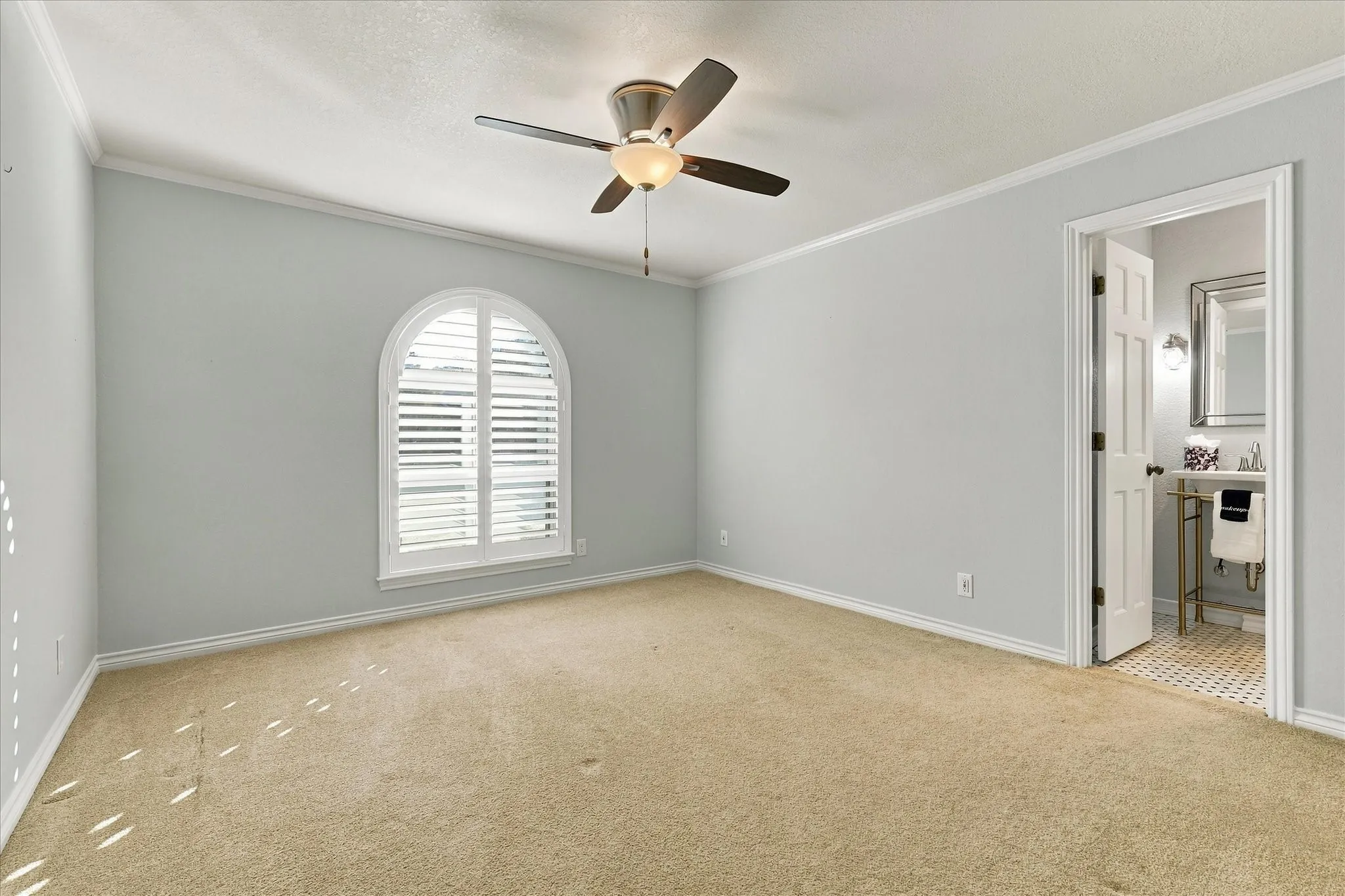 Single Family Residence For Sale in Denton County , 82 Remington Drive W, Highland Village, Texas 75077, 4 Bedroom, 4 Bathroom, 3 Garage spaces, 2,710 Sqft, built in 1986, mls#21390795, Real Estate Agent in Highland Village, Homes For Sale in Denton county, Homes For Sale in Highland Village, Realtor in Highland Village Texas, Real Estate Brokerage Independent Realty Texas, Luminita Cordes Realtor