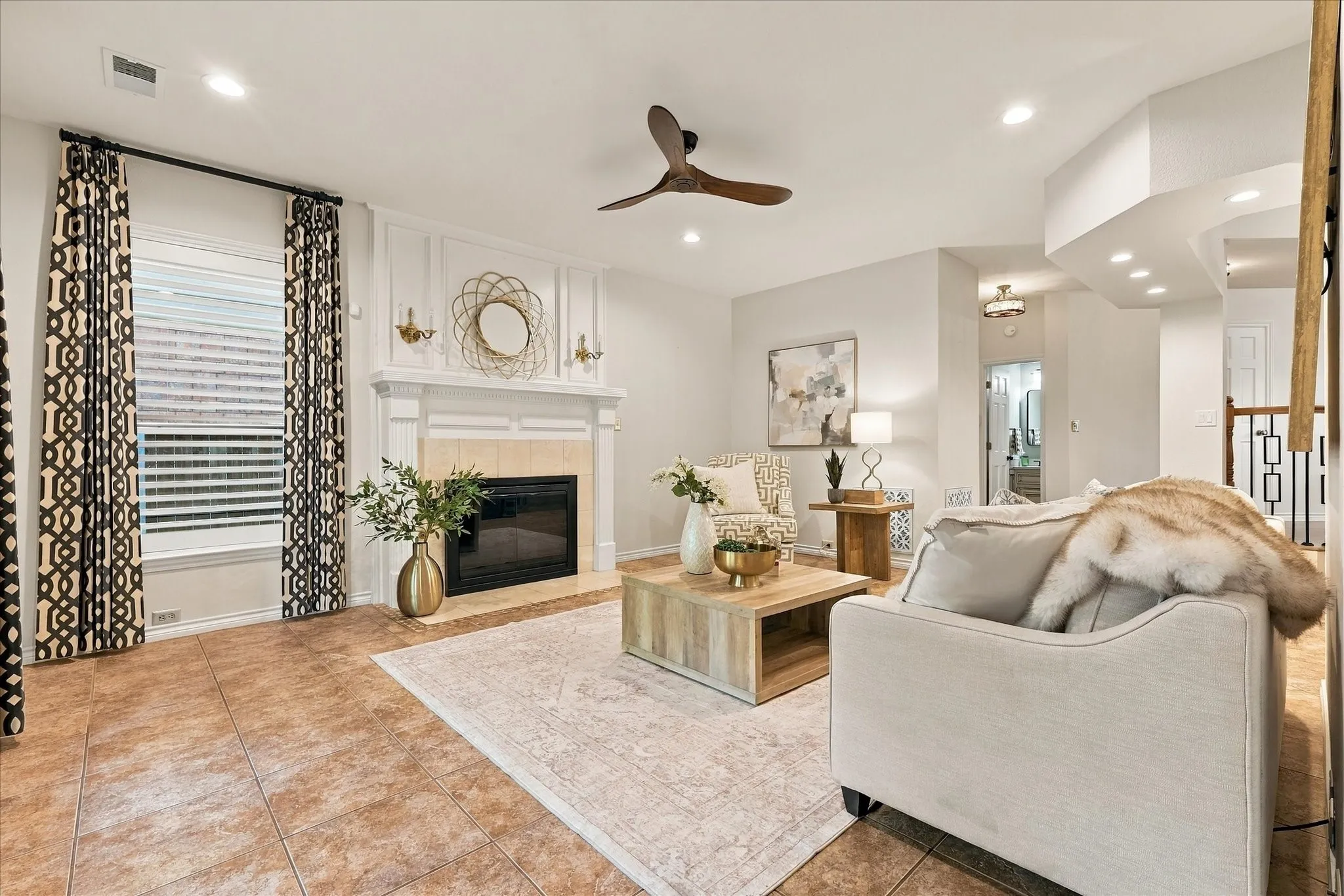 Single Family Residence For Sale in Denton County , 82 Remington Drive W, Highland Village, Texas 75077, 4 Bedroom, 4 Bathroom, 3 Garage spaces, 2,710 Sqft, built in 1986, mls#21390795, Real Estate Agent in Highland Village, Homes For Sale in Denton county, Homes For Sale in Highland Village, Realtor in Highland Village Texas, Real Estate Brokerage Independent Realty Texas, Luminita Cordes Realtor