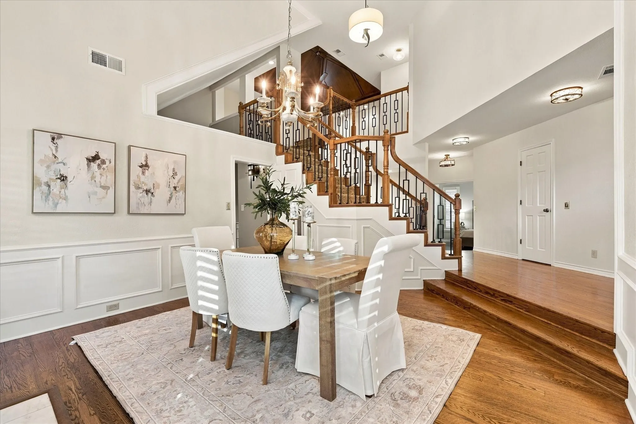 Single Family Residence For Sale in Denton County , 82 Remington Drive W, Highland Village, Texas 75077, 4 Bedroom, 4 Bathroom, 3 Garage spaces, 2,710 Sqft, built in 1986, mls#21390795, Real Estate Agent in Highland Village, Homes For Sale in Denton county, Homes For Sale in Highland Village, Realtor in Highland Village Texas, Real Estate Brokerage Independent Realty Texas, Luminita Cordes Realtor