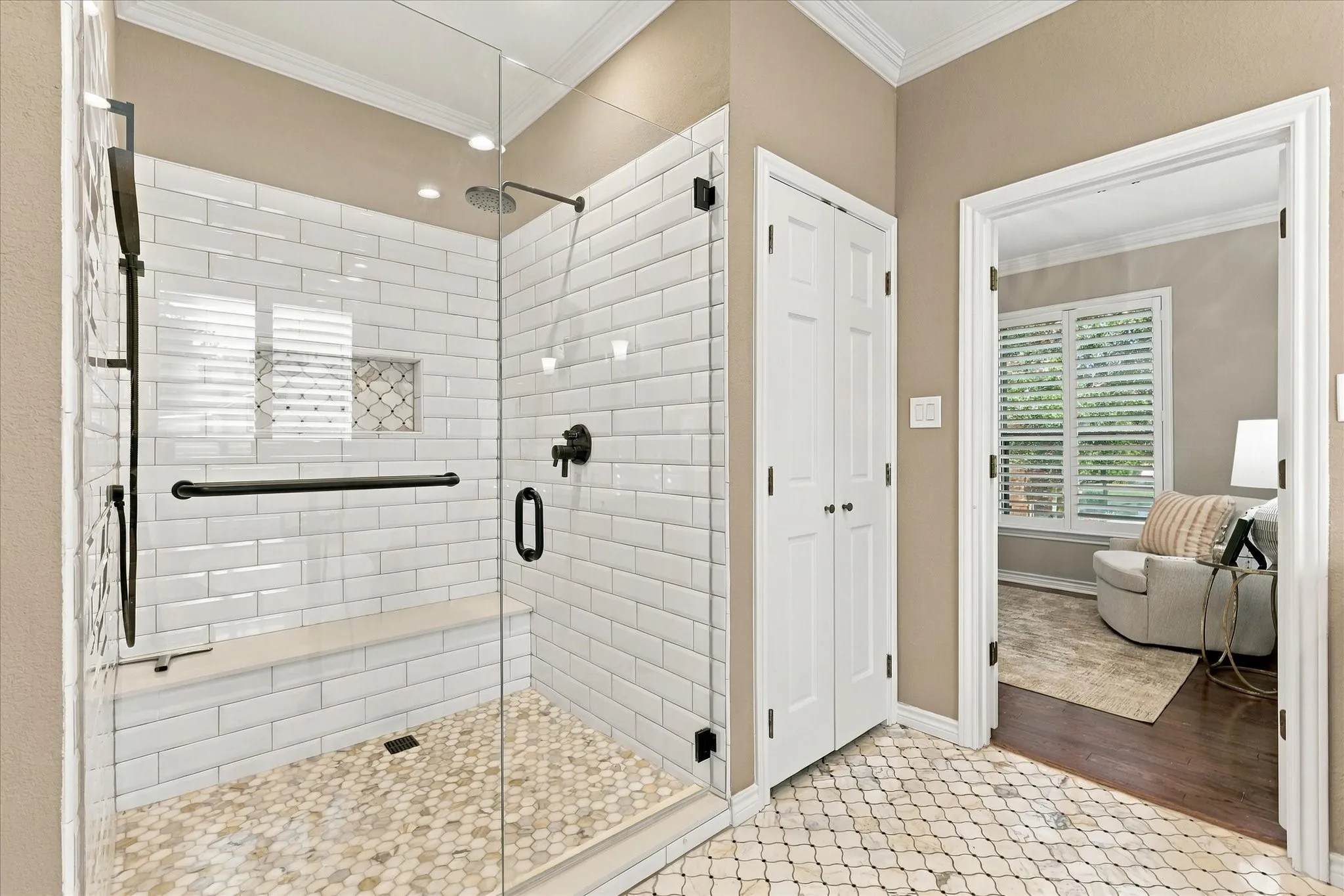 Single Family Residence For Sale in Denton County , 82 Remington Drive W, Highland Village, Texas 75077, 4 Bedroom, 4 Bathroom, 3 Garage spaces, 2,710 Sqft, built in 1986, mls#21390795, Real Estate Agent in Highland Village, Homes For Sale in Denton county, Homes For Sale in Highland Village, Realtor in Highland Village Texas, Real Estate Brokerage Independent Realty Texas, Luminita Cordes Realtor