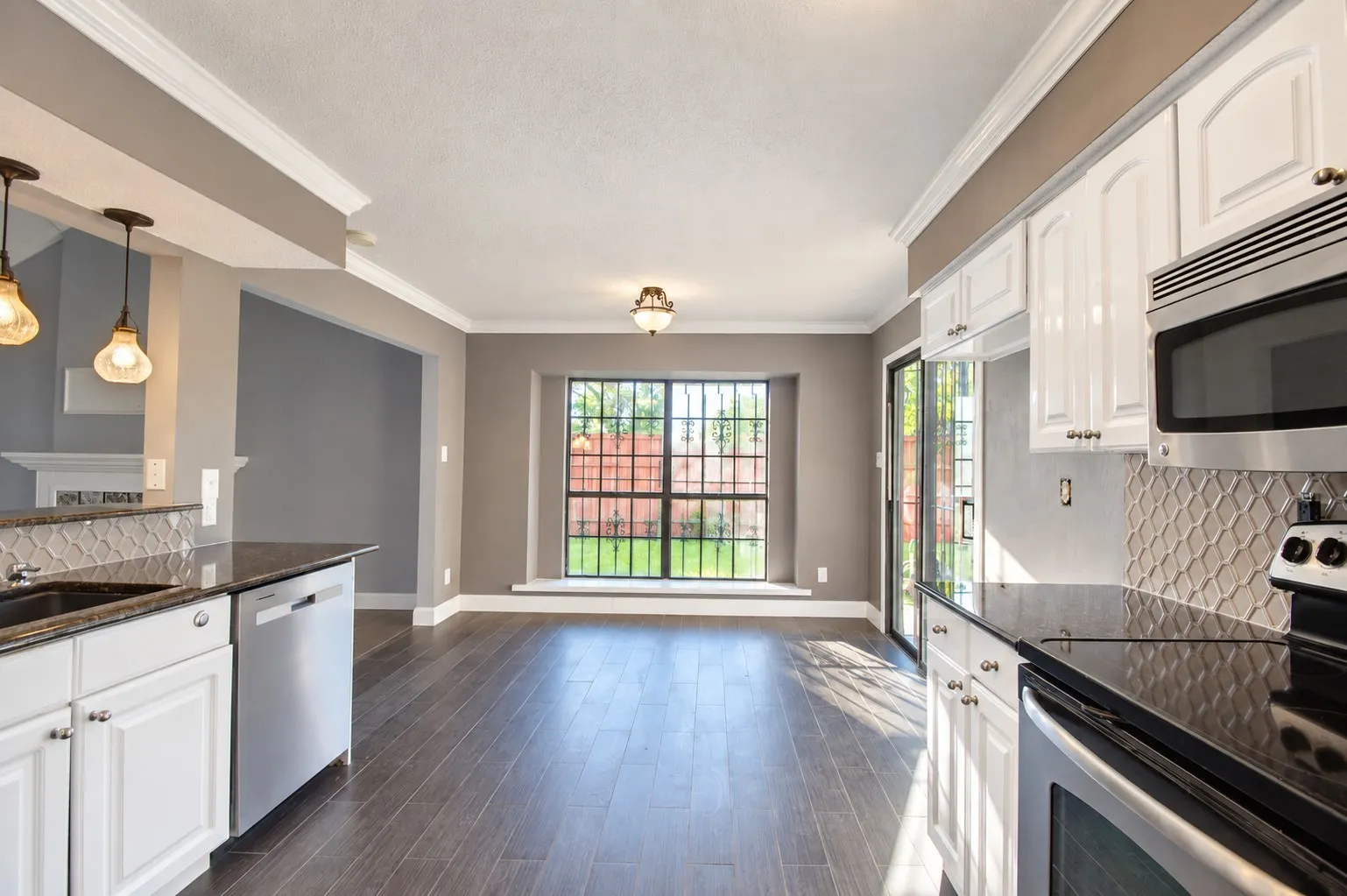 Single Family Residence For Sale in Dallas County , 1527 Hancock Drive, Mesquite, Texas 75149, 2 Bedroom, 3 Bathroom, 2 Garage spaces, 1,468 Sqft, built in 1984, mls#21403213, Real Estate Agent in Mesquite, Homes For Sale in Dallas county, Homes For Sale in Mesquite, Realtor in Mesquite Texas, Real Estate Brokerage Independent Realty Texas, Luminita Cordes Realtor