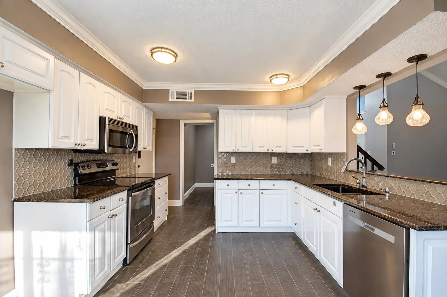 Single Family Residence For Sale in Dallas County , 1527 Hancock Drive, Mesquite, Texas 75149, 2 Bedroom, 3 Bathroom, 2 Garage spaces, 1,468 Sqft, built in 1984, mls#21403213, Real Estate Agent in Mesquite, Homes For Sale in Dallas county, Homes For Sale in Mesquite, Realtor in Mesquite Texas, Real Estate Brokerage Independent Realty Texas, Luminita Cordes Realtor
