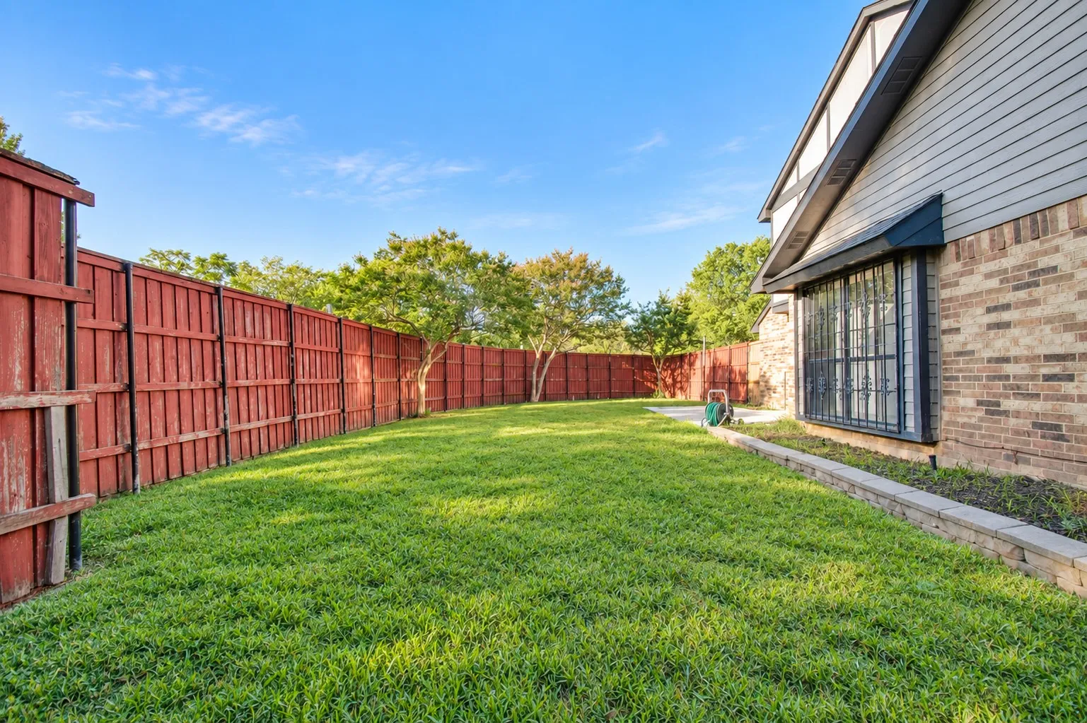 Single Family Residence For Sale in Dallas County , 1527 Hancock Drive, Mesquite, Texas 75149, 2 Bedroom, 3 Bathroom, 2 Garage spaces, 1,468 Sqft, built in 1984, mls#21403213, Real Estate Agent in Mesquite, Homes For Sale in Dallas county, Homes For Sale in Mesquite, Realtor in Mesquite Texas, Real Estate Brokerage Independent Realty Texas, Luminita Cordes Realtor