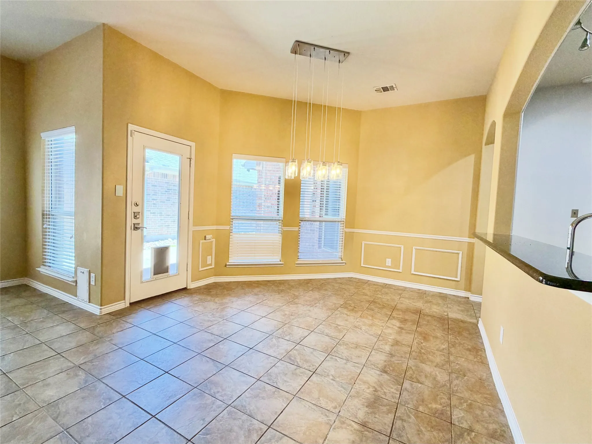 Single Family Residence For Rent in Collin County , 9269 Penton Place, Frisco, Texas 75035, 3 Bedroom, 2 Bathroom, 2 Garage spaces, 1,785 Sqft, built in 2005, mls#21407217, Real Estate Agent in Frisco, Homes For Rent in Collin county, Homes For Rent in Frisco, Realtor in Frisco Texas, Real Estate Brokerage Independent Realty Texas, Luminita Cordes Realtor