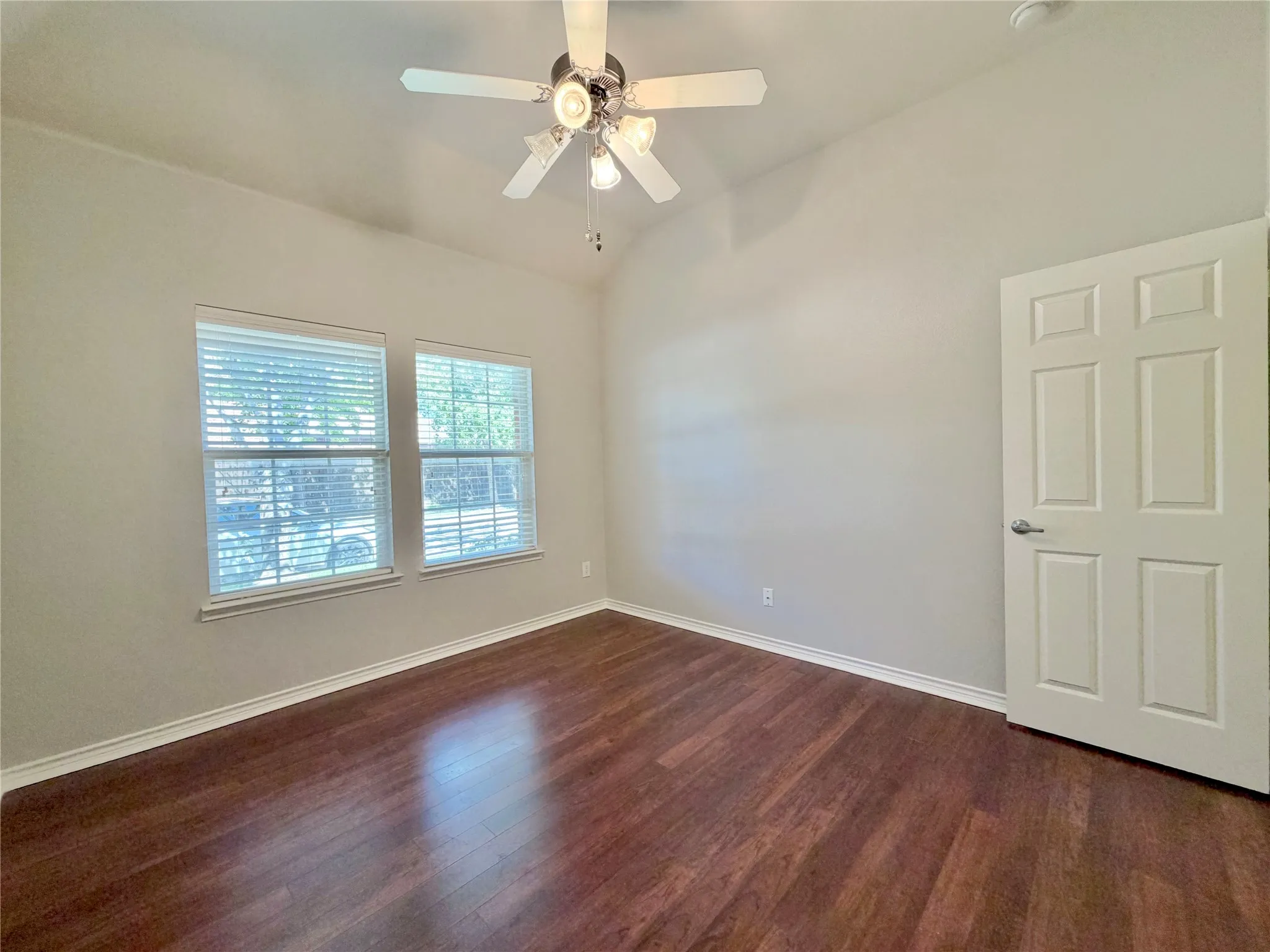 Single Family Residence For Rent in Collin County , 9269 Penton Place, Frisco, Texas 75035, 3 Bedroom, 2 Bathroom, 2 Garage spaces, 1,785 Sqft, built in 2005, mls#21407217, Real Estate Agent in Frisco, Homes For Rent in Collin county, Homes For Rent in Frisco, Realtor in Frisco Texas, Real Estate Brokerage Independent Realty Texas, Luminita Cordes Realtor