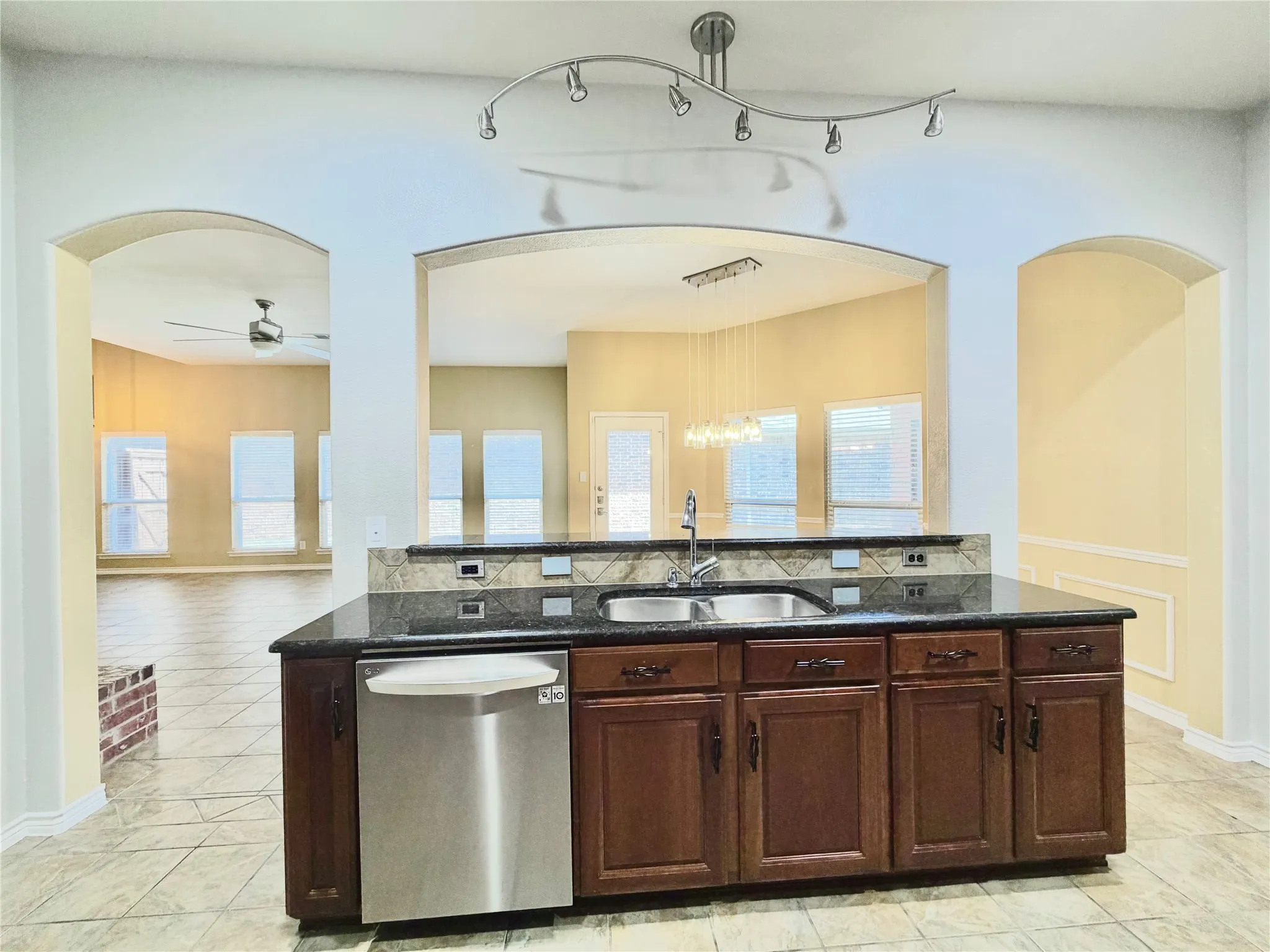 Single Family Residence For Rent in Collin County , 9269 Penton Place, Frisco, Texas 75035, 3 Bedroom, 2 Bathroom, 2 Garage spaces, 1,785 Sqft, built in 2005, mls#21407217, Real Estate Agent in Frisco, Homes For Rent in Collin county, Homes For Rent in Frisco, Realtor in Frisco Texas, Real Estate Brokerage Independent Realty Texas, Luminita Cordes Realtor
