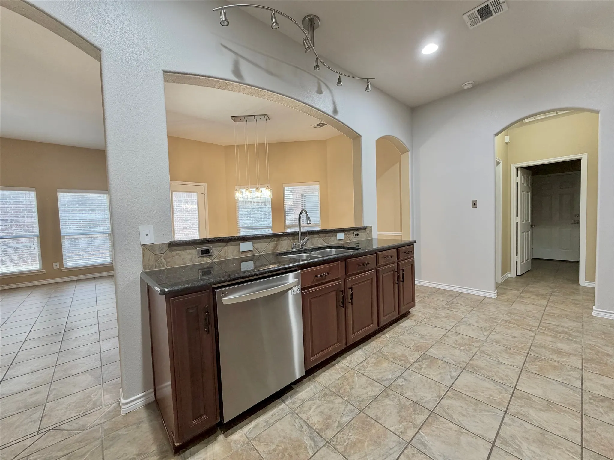 Single Family Residence For Rent in Collin County , 9269 Penton Place, Frisco, Texas 75035, 3 Bedroom, 2 Bathroom, 2 Garage spaces, 1,785 Sqft, built in 2005, mls#21407217, Real Estate Agent in Frisco, Homes For Rent in Collin county, Homes For Rent in Frisco, Realtor in Frisco Texas, Real Estate Brokerage Independent Realty Texas, Luminita Cordes Realtor