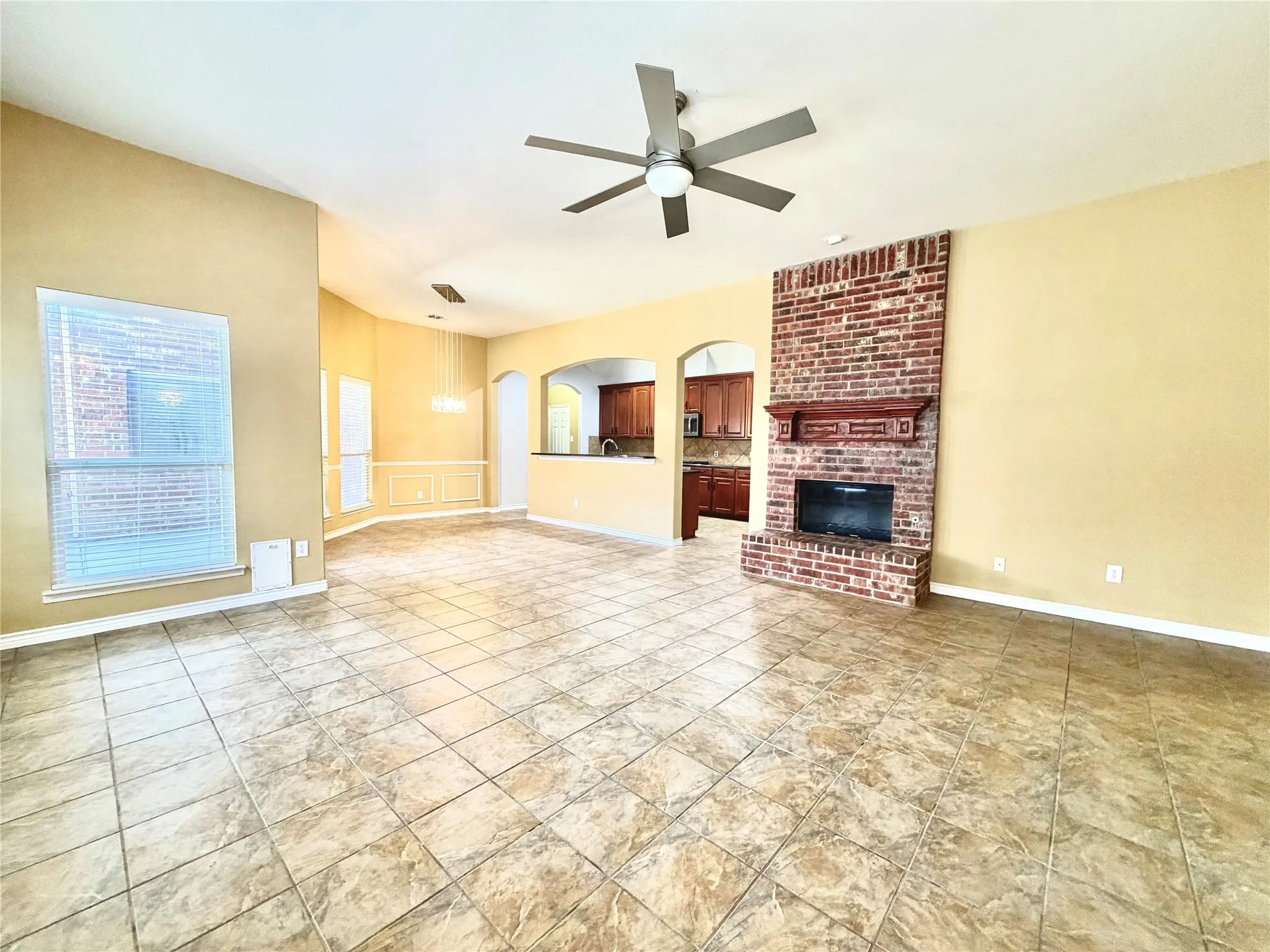 Single Family Residence For Rent in Collin County , 9269 Penton Place, Frisco, Texas 75035, 3 Bedroom, 2 Bathroom, 2 Garage spaces, 1,785 Sqft, built in 2005, mls#21407217, Real Estate Agent in Frisco, Homes For Rent in Collin county, Homes For Rent in Frisco, Realtor in Frisco Texas, Real Estate Brokerage Independent Realty Texas, Luminita Cordes Realtor