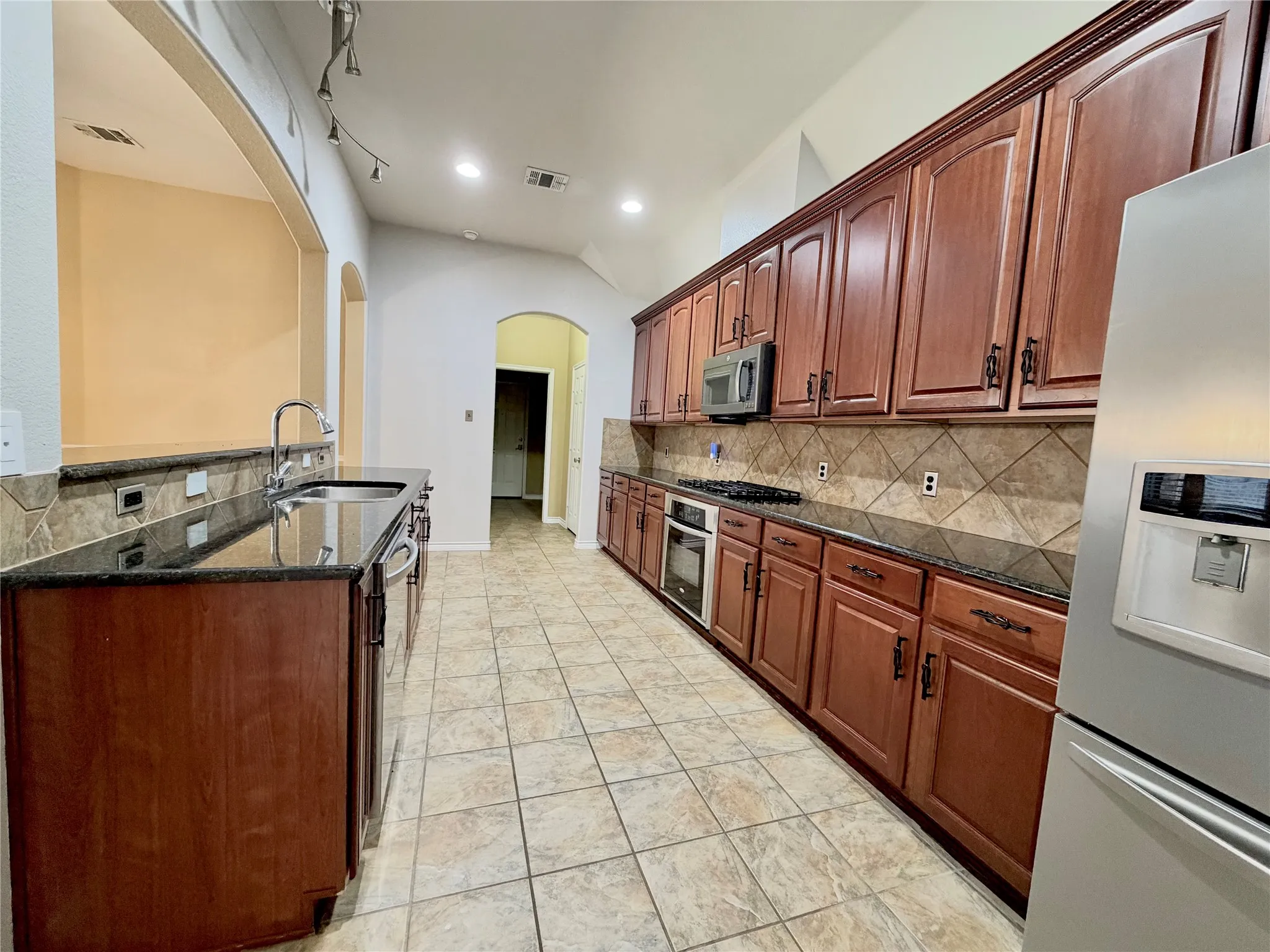 Single Family Residence For Rent in Collin County , 9269 Penton Place, Frisco, Texas 75035, 3 Bedroom, 2 Bathroom, 2 Garage spaces, 1,785 Sqft, built in 2005, mls#21407217, Real Estate Agent in Frisco, Homes For Rent in Collin county, Homes For Rent in Frisco, Realtor in Frisco Texas, Real Estate Brokerage Independent Realty Texas, Luminita Cordes Realtor