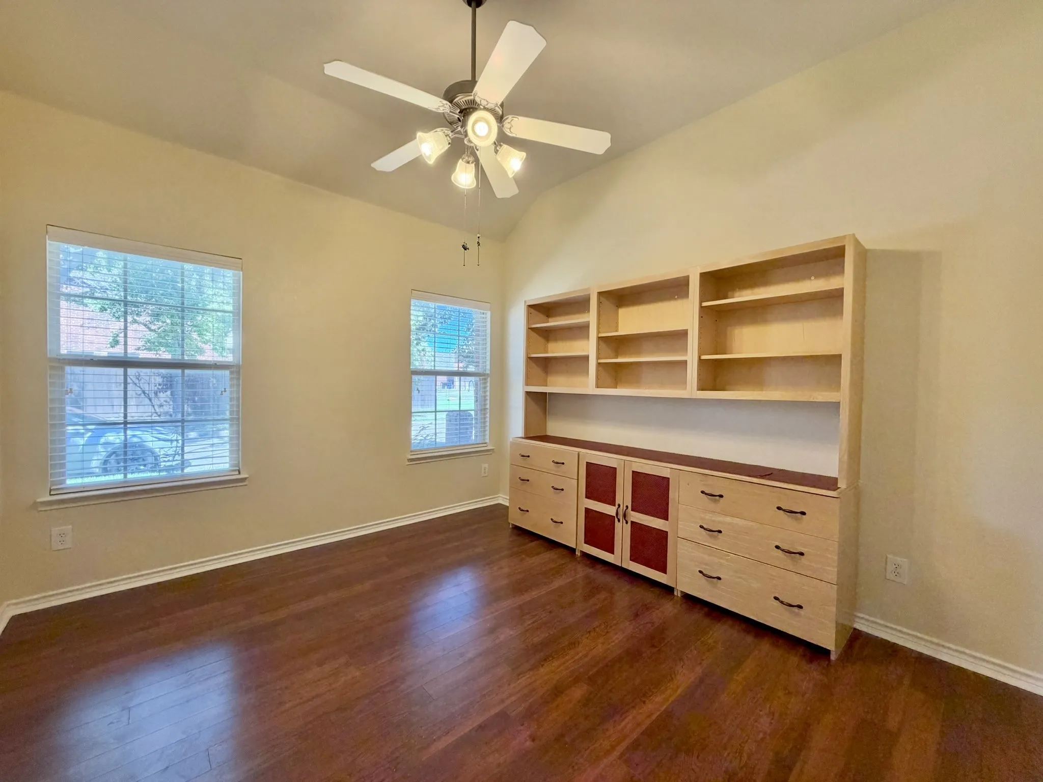 Single Family Residence For Rent in Collin County , 9269 Penton Place, Frisco, Texas 75035, 3 Bedroom, 2 Bathroom, 2 Garage spaces, 1,785 Sqft, built in 2005, mls#21407217, Real Estate Agent in Frisco, Homes For Rent in Collin county, Homes For Rent in Frisco, Realtor in Frisco Texas, Real Estate Brokerage Independent Realty Texas, Luminita Cordes Realtor