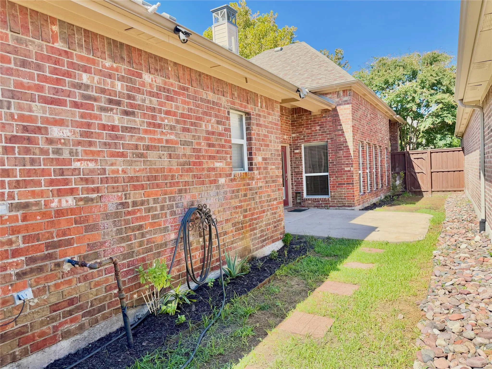 Single Family Residence For Rent in Collin County , 9269 Penton Place, Frisco, Texas 75035, 3 Bedroom, 2 Bathroom, 2 Garage spaces, 1,785 Sqft, built in 2005, mls#21407217, Real Estate Agent in Frisco, Homes For Rent in Collin county, Homes For Rent in Frisco, Realtor in Frisco Texas, Real Estate Brokerage Independent Realty Texas, Luminita Cordes Realtor