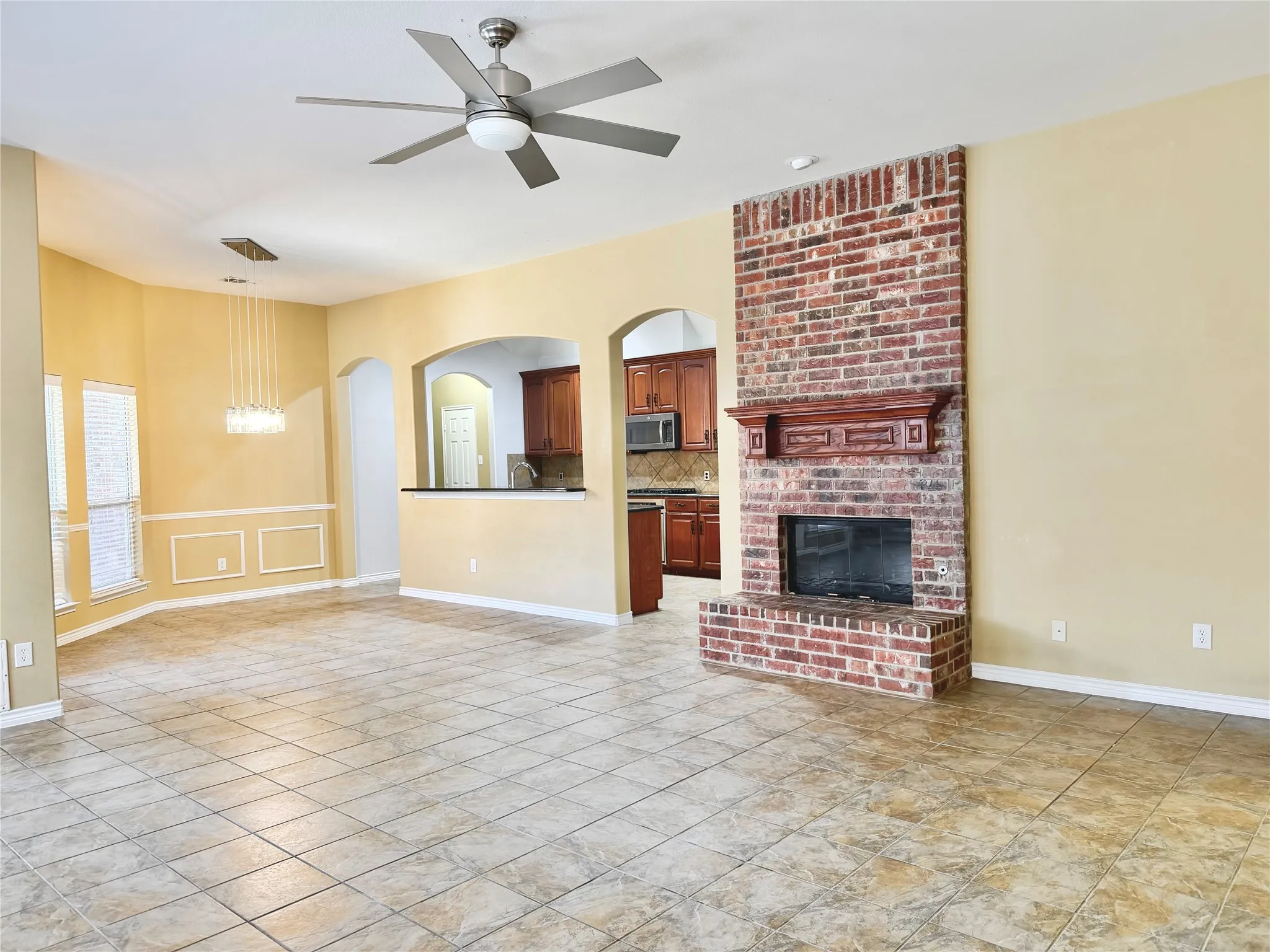 Single Family Residence For Rent in Collin County , 9269 Penton Place, Frisco, Texas 75035, 3 Bedroom, 2 Bathroom, 2 Garage spaces, 1,785 Sqft, built in 2005, mls#21407217, Real Estate Agent in Frisco, Homes For Rent in Collin county, Homes For Rent in Frisco, Realtor in Frisco Texas, Real Estate Brokerage Independent Realty Texas, Luminita Cordes Realtor