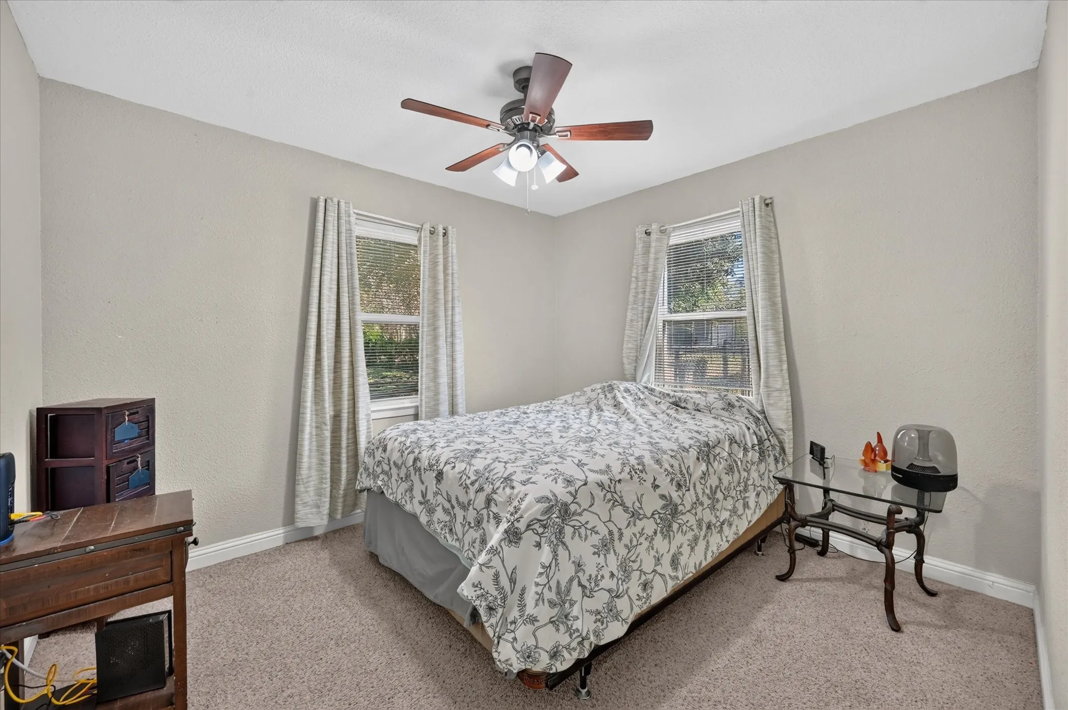 Single Family Residence For Sale in Tarrant County , 1216 Walker Drive, Hurst, Texas 76053, 3 Bedroom, 2 Bathroom, 2 Garage spaces, 1,764 Sqft, built in 1961, mls#21405615, Real Estate Agent in Hurst, Homes For Sale in Tarrant county, Homes For Sale in Hurst, Realtor in Hurst Texas, Real Estate Brokerage Independent Realty Texas, Luminita Cordes Realtor