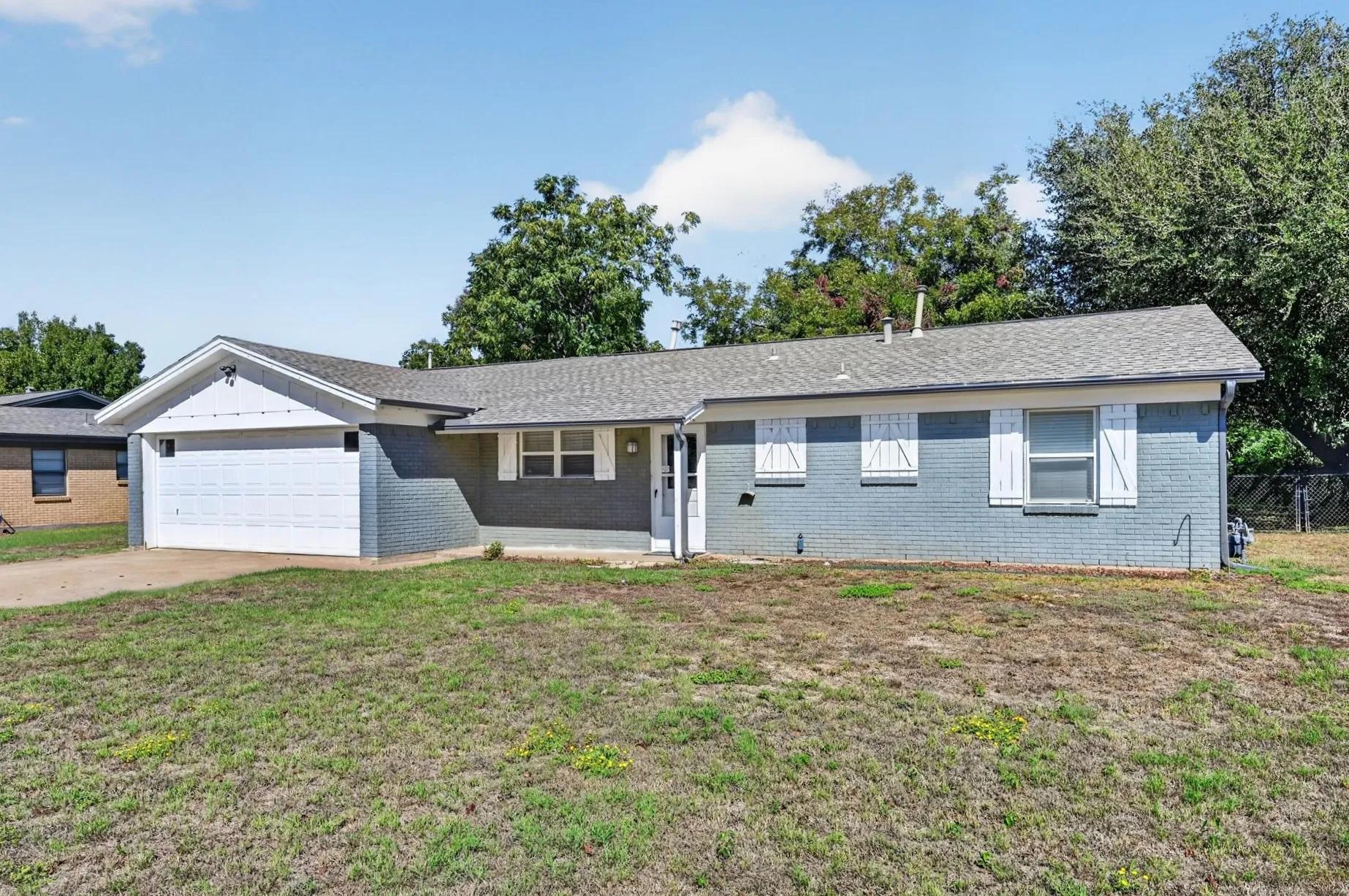 Single Family Residence For Sale in Tarrant County , 1216 Walker Drive, Hurst, Texas 76053, 3 Bedroom, 2 Bathroom, 2 Garage spaces, 1,764 Sqft, built in 1961, mls#21405615, Real Estate Agent in Hurst, Homes For Sale in Tarrant county, Homes For Sale in Hurst, Realtor in Hurst Texas, Real Estate Brokerage Independent Realty Texas, Luminita Cordes Realtor