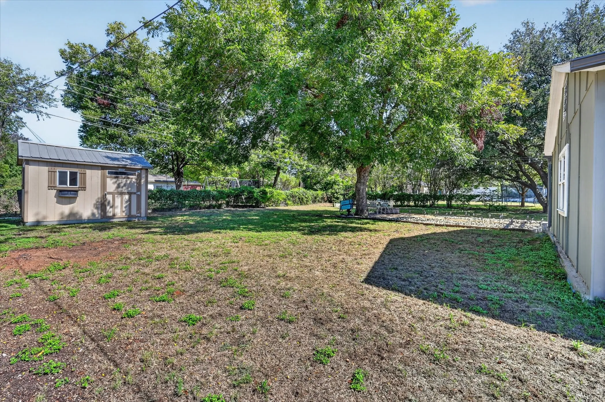Single Family Residence For Sale in Tarrant County , 1216 Walker Drive, Hurst, Texas 76053, 3 Bedroom, 2 Bathroom, 2 Garage spaces, 1,764 Sqft, built in 1961, mls#21405615, Real Estate Agent in Hurst, Homes For Sale in Tarrant county, Homes For Sale in Hurst, Realtor in Hurst Texas, Real Estate Brokerage Independent Realty Texas, Luminita Cordes Realtor