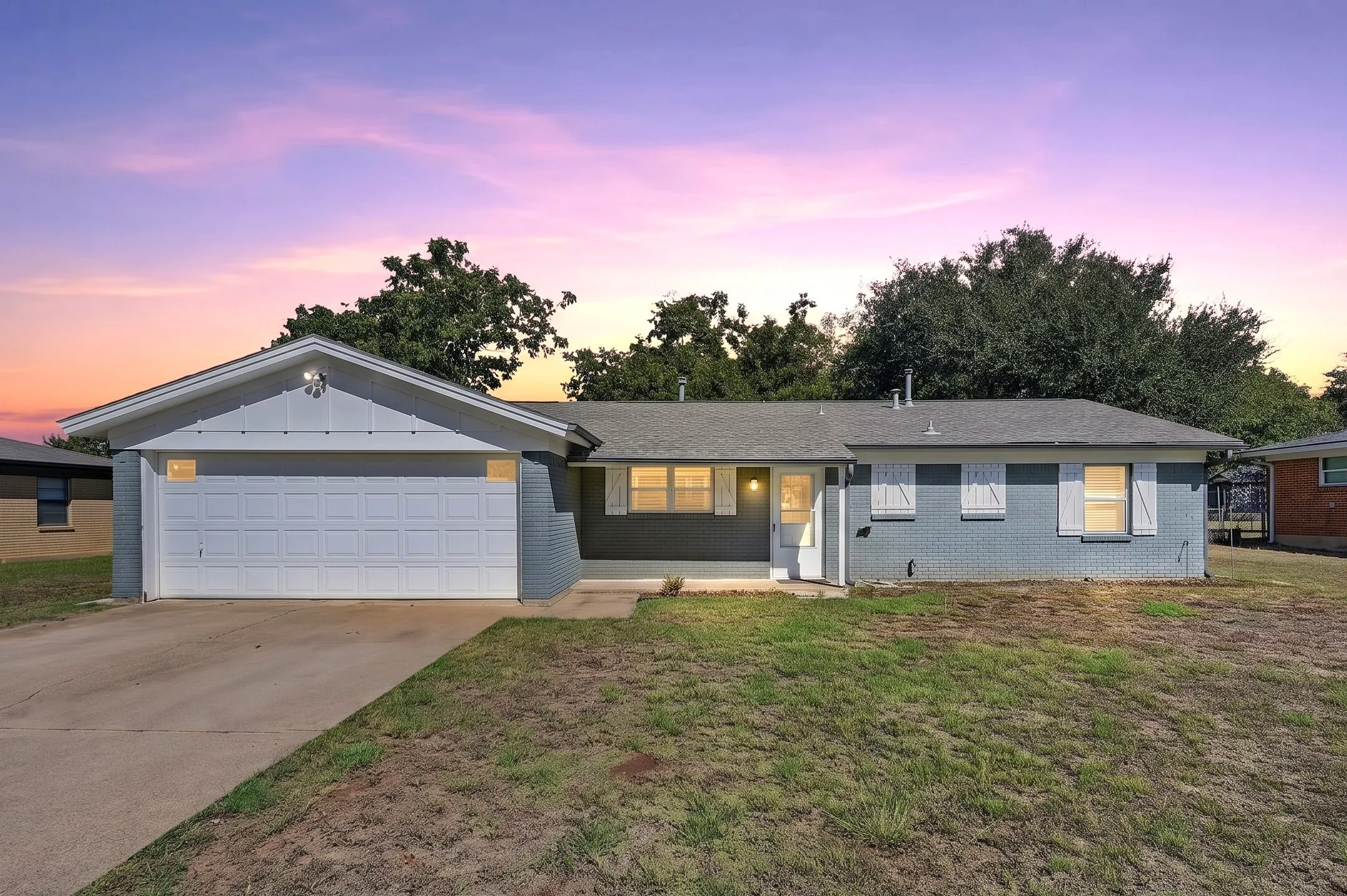 Single Family Residence For Sale in Tarrant County , 1216 Walker Drive, Hurst, Texas 76053, 3 Bedroom, 2 Bathroom, 2 Garage spaces, 1,764 Sqft, built in 1961, mls#21405615, Real Estate Agent in Hurst, Homes For Sale in Tarrant county, Homes For Sale in Hurst, Realtor in Hurst Texas, Real Estate Brokerage Independent Realty Texas, Luminita Cordes Realtor