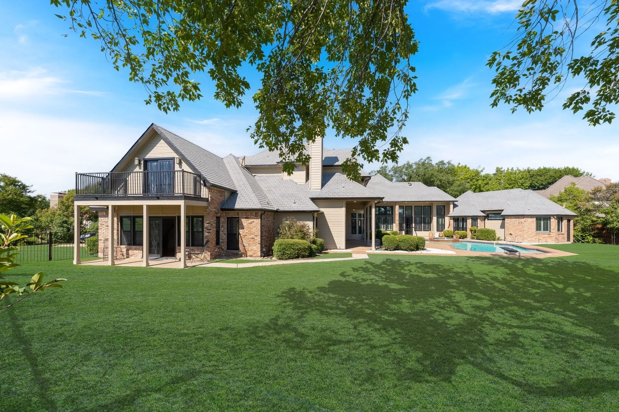 Single Family Residence For Sale in Denton County , 6633 Muirfield Circle, Plano, Texas 75093, 5 Bedroom, 5 Bathroom, 3 Garage spaces, 5,214 Sqft, built in 1989, mls#21407090, Real Estate Agent in Plano, Homes For Sale in Denton county, Homes For Sale in Plano, Realtor in Plano Texas, Real Estate Brokerage Independent Realty Texas, Luminita Cordes Realtor