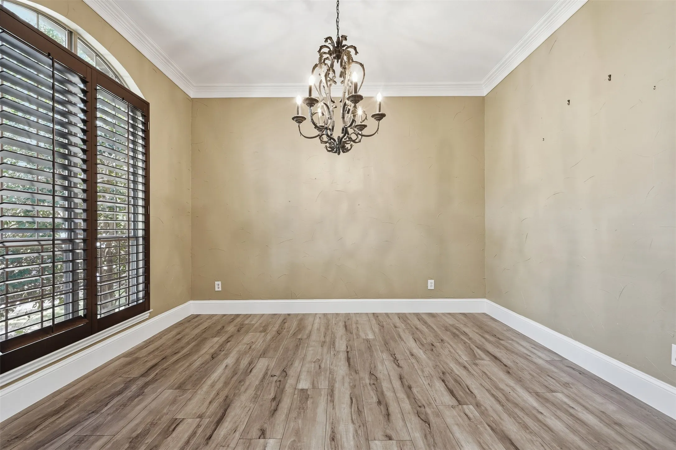 Single Family Residence For Rent in Denton County , 2310 Queen Morgan Lane, Lewisville, Texas 75056, 3 Bedroom, 3 Bathroom, 2 Garage spaces, 2,999 Sqft, built in 2004, mls#21407286, Real Estate Agent in Lewisville, Homes For Rent in Denton county, Homes For Rent in Lewisville, Realtor in Lewisville Texas, Real Estate Brokerage Independent Realty Texas, Luminita Cordes Realtor