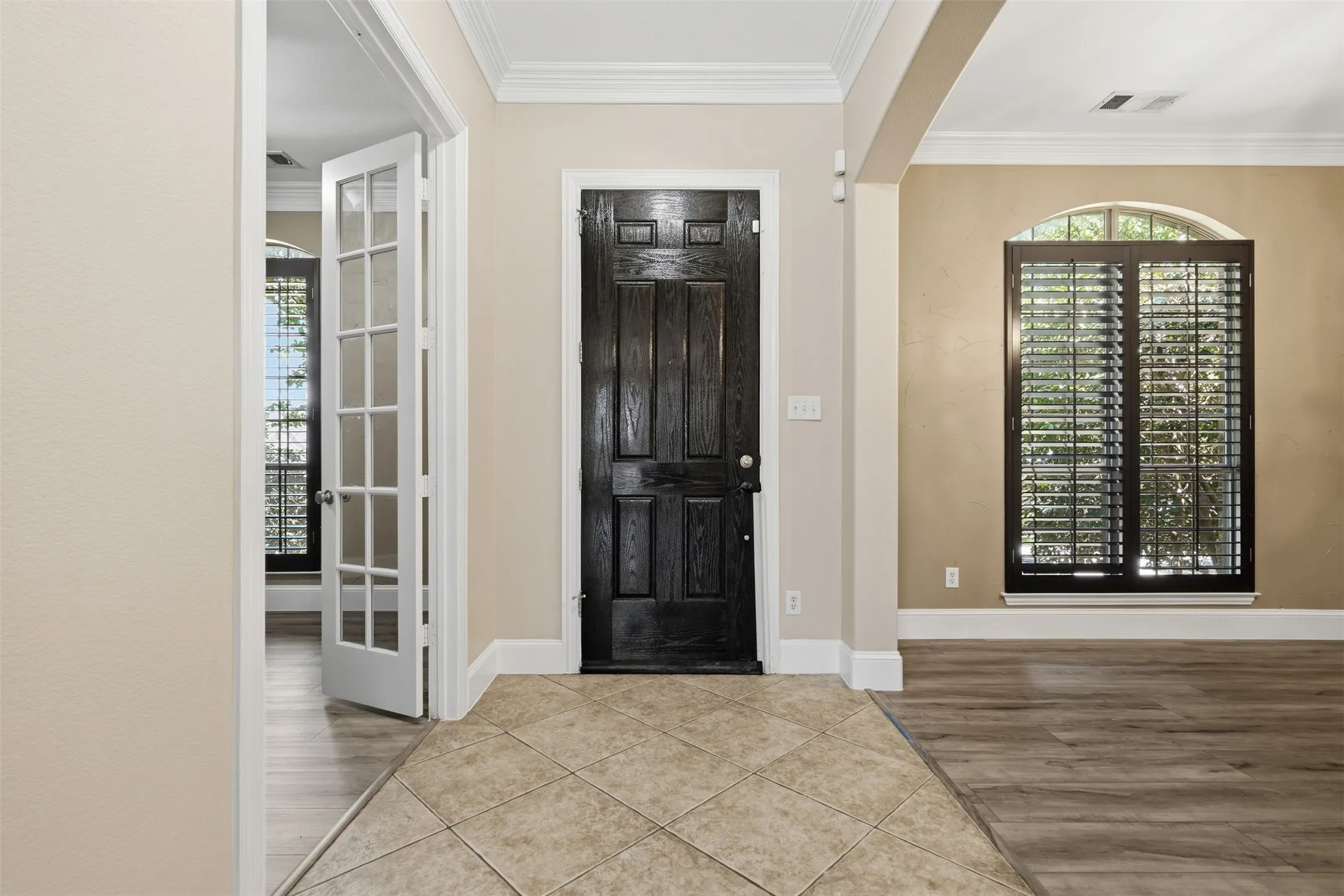 Single Family Residence For Rent in Denton County , 2310 Queen Morgan Lane, Lewisville, Texas 75056, 3 Bedroom, 3 Bathroom, 2 Garage spaces, 2,999 Sqft, built in 2004, mls#21407286, Real Estate Agent in Lewisville, Homes For Rent in Denton county, Homes For Rent in Lewisville, Realtor in Lewisville Texas, Real Estate Brokerage Independent Realty Texas, Luminita Cordes Realtor