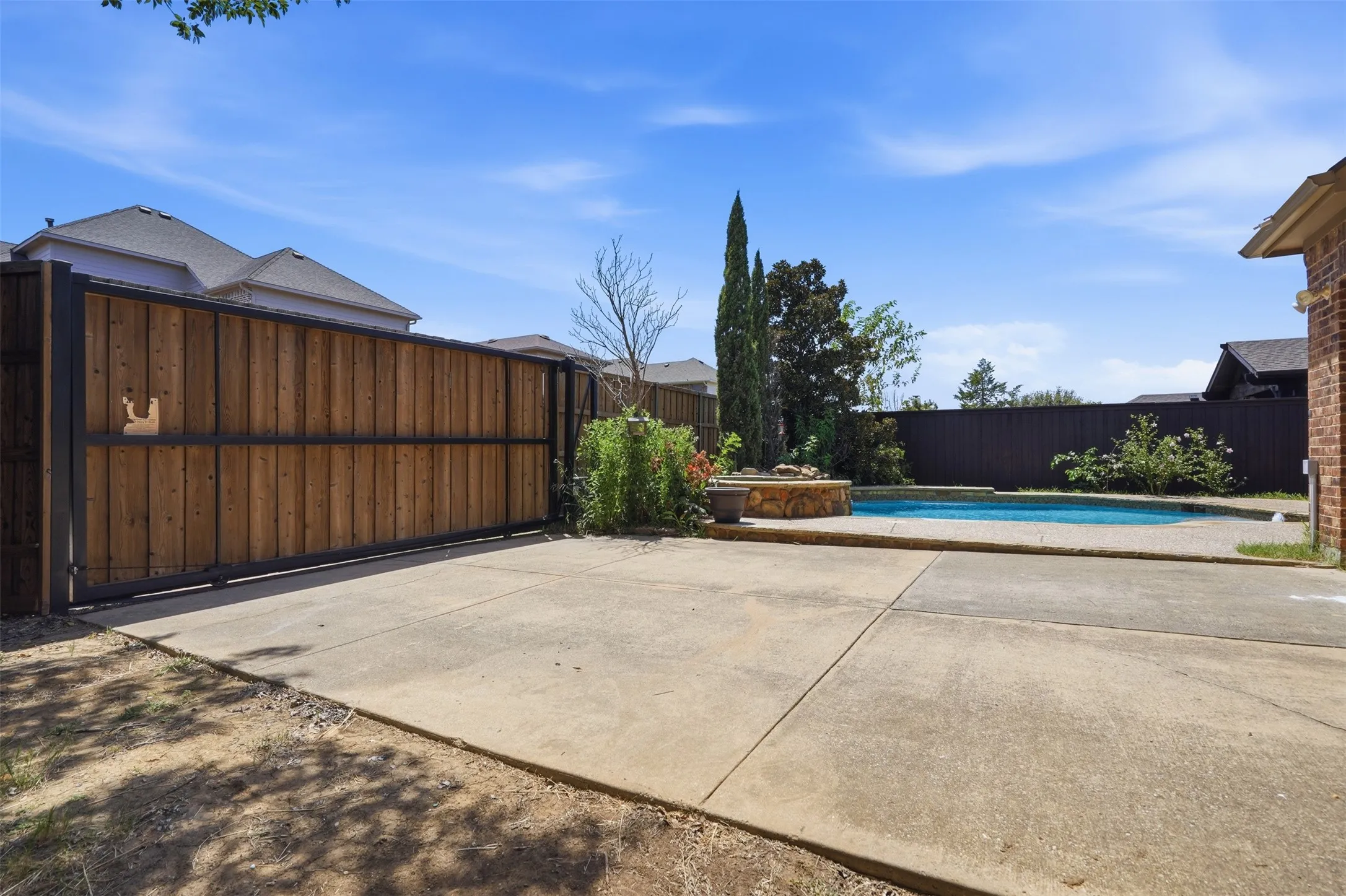 Single Family Residence For Rent in Denton County , 2310 Queen Morgan Lane, Lewisville, Texas 75056, 3 Bedroom, 3 Bathroom, 2 Garage spaces, 2,999 Sqft, built in 2004, mls#21407286, Real Estate Agent in Lewisville, Homes For Rent in Denton county, Homes For Rent in Lewisville, Realtor in Lewisville Texas, Real Estate Brokerage Independent Realty Texas, Luminita Cordes Realtor