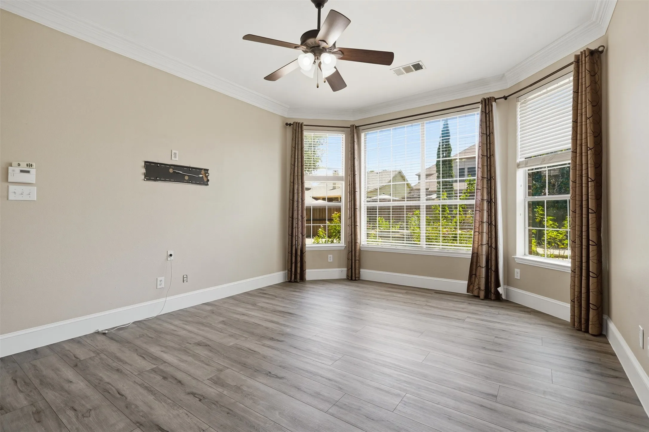 Single Family Residence For Rent in Denton County , 2310 Queen Morgan Lane, Lewisville, Texas 75056, 3 Bedroom, 3 Bathroom, 2 Garage spaces, 2,999 Sqft, built in 2004, mls#21407286, Real Estate Agent in Lewisville, Homes For Rent in Denton county, Homes For Rent in Lewisville, Realtor in Lewisville Texas, Real Estate Brokerage Independent Realty Texas, Luminita Cordes Realtor