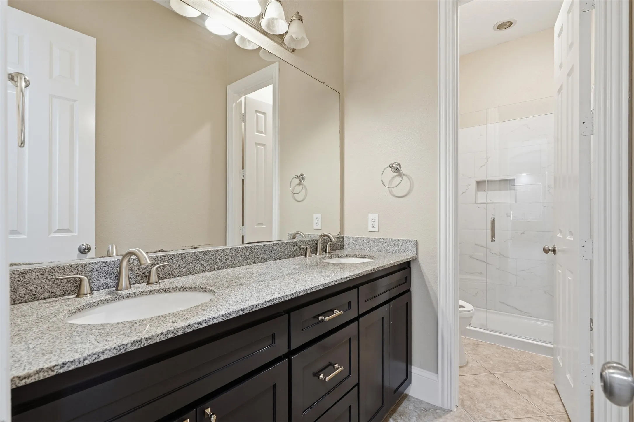 Single Family Residence For Rent in Denton County , 2310 Queen Morgan Lane, Lewisville, Texas 75056, 3 Bedroom, 3 Bathroom, 2 Garage spaces, 2,999 Sqft, built in 2004, mls#21407286, Real Estate Agent in Lewisville, Homes For Rent in Denton county, Homes For Rent in Lewisville, Realtor in Lewisville Texas, Real Estate Brokerage Independent Realty Texas, Luminita Cordes Realtor