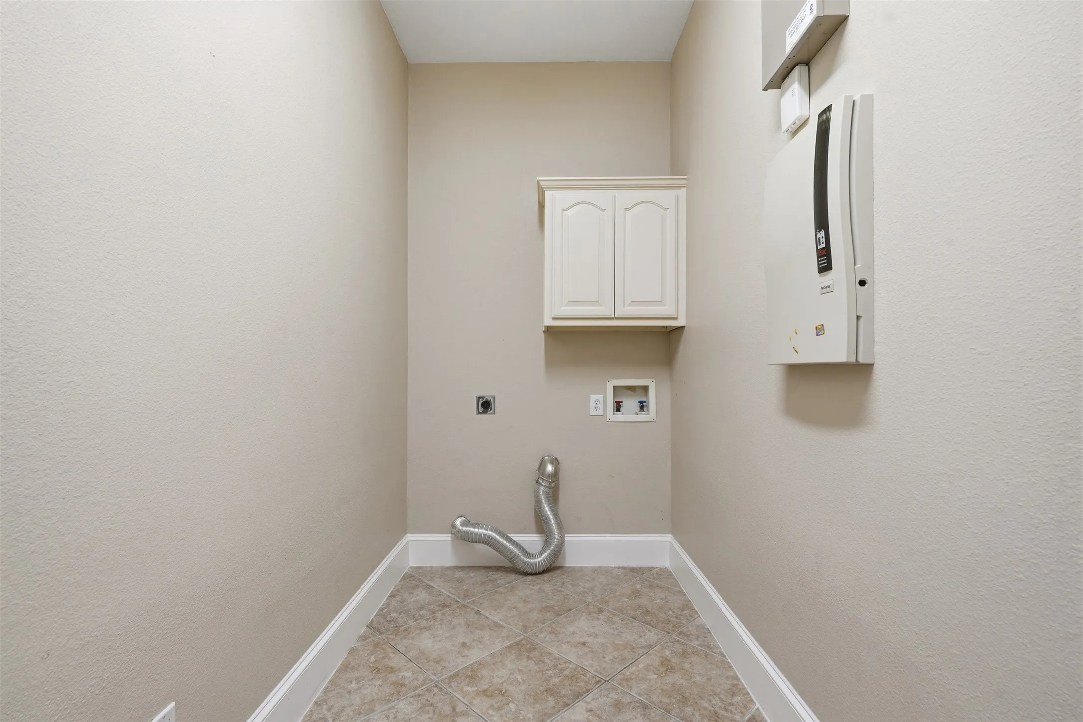 Single Family Residence For Rent in Denton County , 2310 Queen Morgan Lane, Lewisville, Texas 75056, 3 Bedroom, 3 Bathroom, 2 Garage spaces, 2,999 Sqft, built in 2004, mls#21407286, Real Estate Agent in Lewisville, Homes For Rent in Denton county, Homes For Rent in Lewisville, Realtor in Lewisville Texas, Real Estate Brokerage Independent Realty Texas, Luminita Cordes Realtor