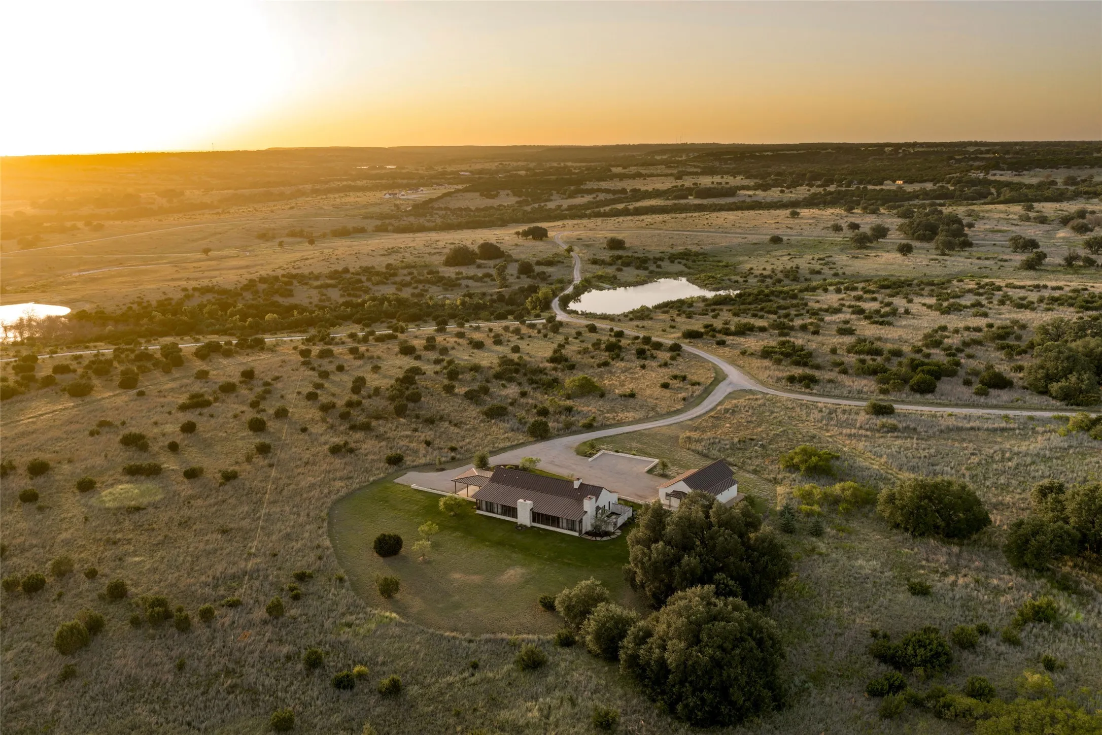 Single Family Residence For Sale in Somervell County , 1231A PR 21, Glen Rose, Texas 76690, 2 Bedroom, 3 Bathroom, 2 Garage spaces, 2,427 Sqft, built in 2021, mls#21405622, Real Estate Agent in Glen Rose, Homes For Sale in Somervell county, Homes For Sale in Glen Rose, Realtor in Glen Rose Texas, Real Estate Brokerage Independent Realty Texas, Luminita Cordes Realtor
