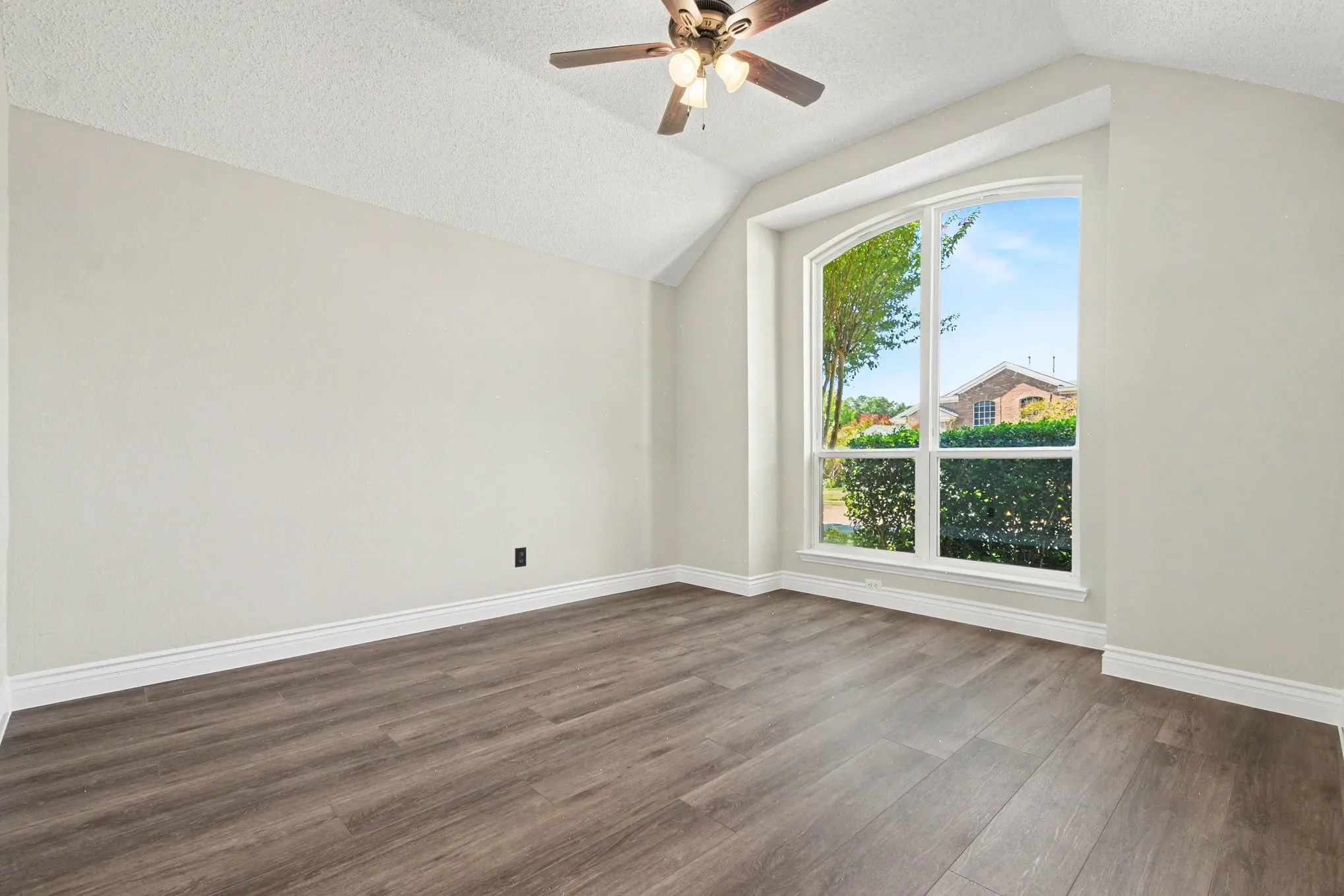 Single Family Residence For Rent in Collin County , 607 Grimsworth Court, Allen, Texas 75002, 4 Bedroom, 2 Bathroom, 2 Garage spaces, 2,070 Sqft, built in 1994, mls#21407298, Real Estate Agent in Allen, Homes For Rent in Collin county, Homes For Rent in Allen, Realtor in Allen Texas, Real Estate Brokerage Independent Realty Texas, Luminita Cordes Realtor