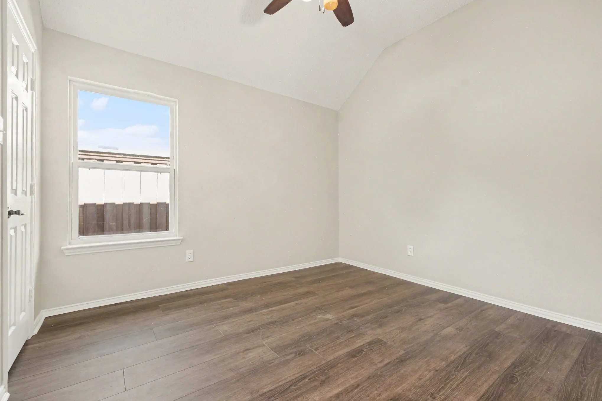 Single Family Residence For Rent in Collin County , 607 Grimsworth Court, Allen, Texas 75002, 4 Bedroom, 2 Bathroom, 2 Garage spaces, 2,070 Sqft, built in 1994, mls#21407298, Real Estate Agent in Allen, Homes For Rent in Collin county, Homes For Rent in Allen, Realtor in Allen Texas, Real Estate Brokerage Independent Realty Texas, Luminita Cordes Realtor