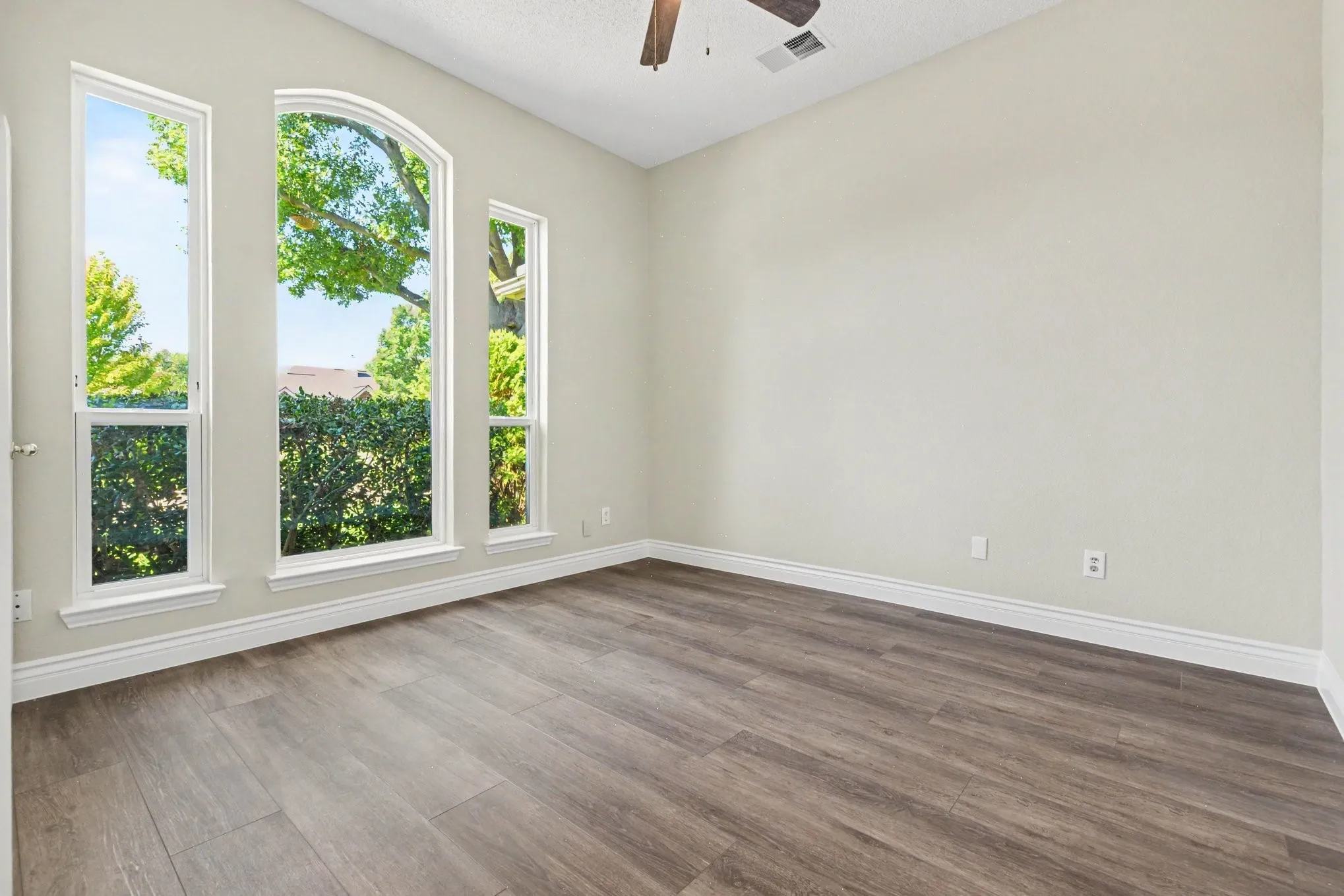 Single Family Residence For Rent in Collin County , 607 Grimsworth Court, Allen, Texas 75002, 4 Bedroom, 2 Bathroom, 2 Garage spaces, 2,070 Sqft, built in 1994, mls#21407298, Real Estate Agent in Allen, Homes For Rent in Collin county, Homes For Rent in Allen, Realtor in Allen Texas, Real Estate Brokerage Independent Realty Texas, Luminita Cordes Realtor
