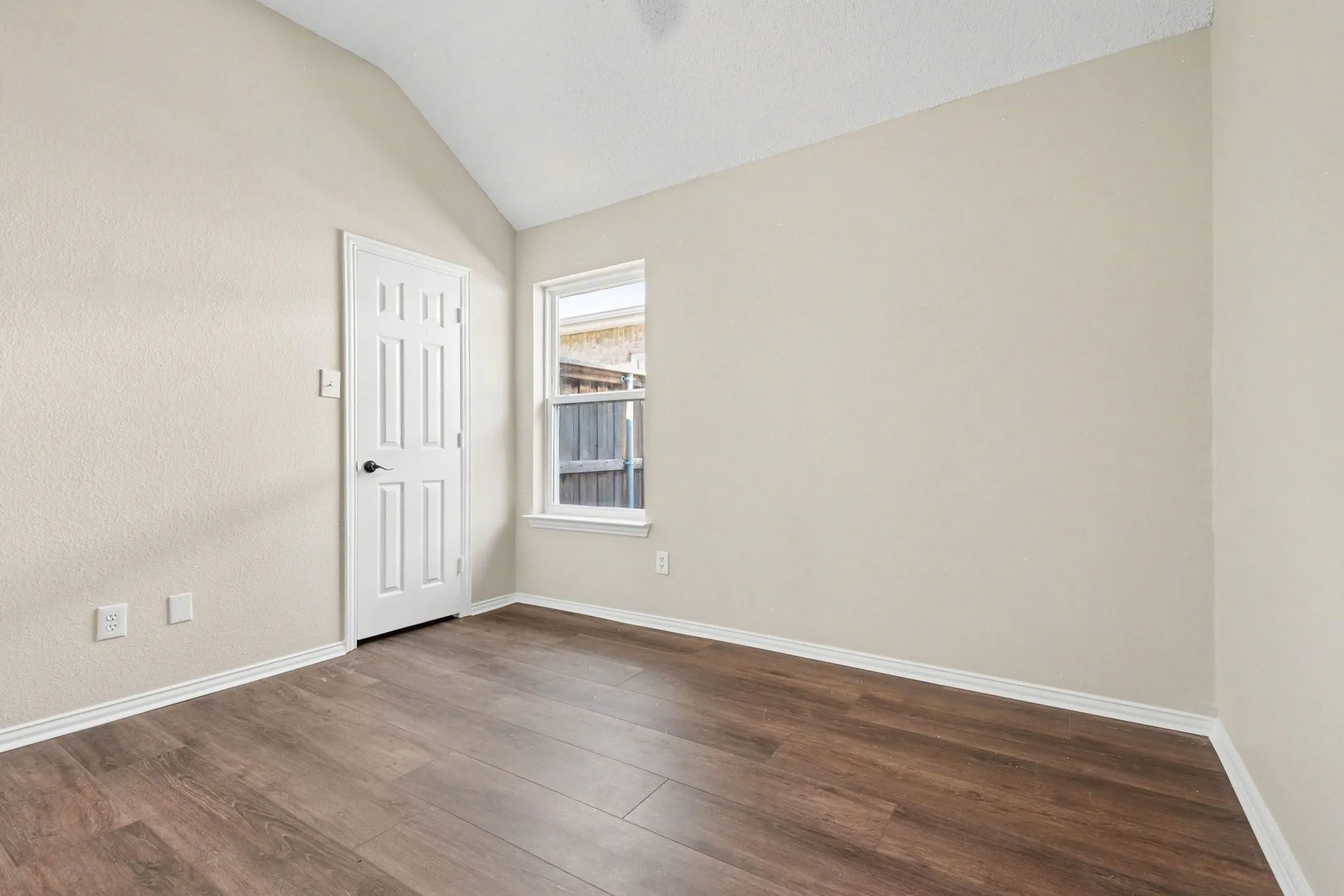 Single Family Residence For Rent in Collin County , 607 Grimsworth Court, Allen, Texas 75002, 4 Bedroom, 2 Bathroom, 2 Garage spaces, 2,070 Sqft, built in 1994, mls#21407298, Real Estate Agent in Allen, Homes For Rent in Collin county, Homes For Rent in Allen, Realtor in Allen Texas, Real Estate Brokerage Independent Realty Texas, Luminita Cordes Realtor