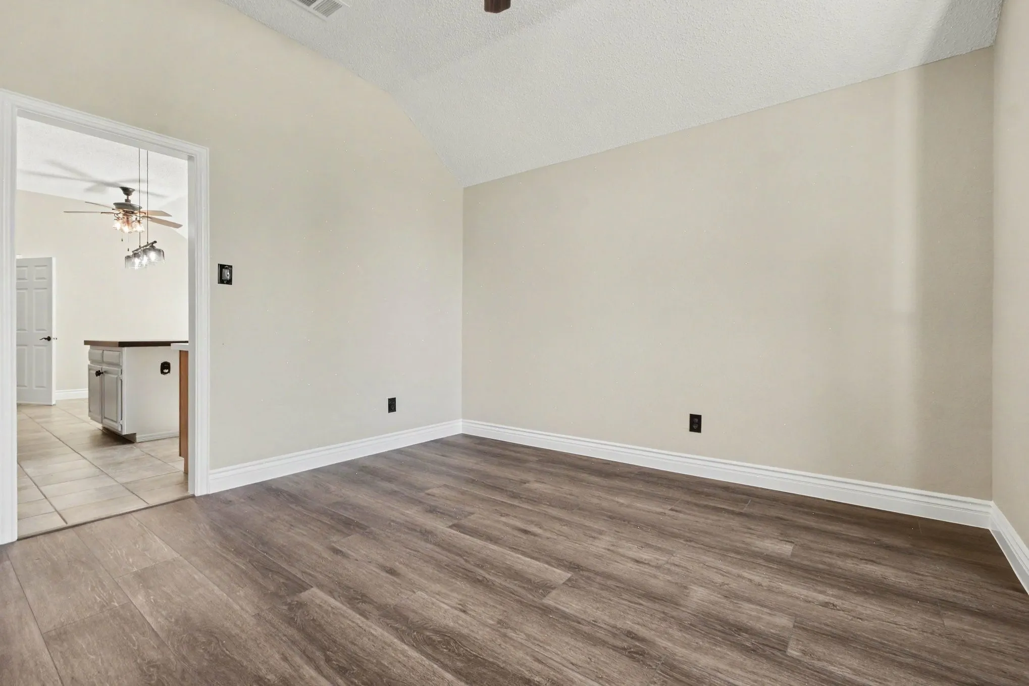 Single Family Residence For Rent in Collin County , 607 Grimsworth Court, Allen, Texas 75002, 4 Bedroom, 2 Bathroom, 2 Garage spaces, 2,070 Sqft, built in 1994, mls#21407298, Real Estate Agent in Allen, Homes For Rent in Collin county, Homes For Rent in Allen, Realtor in Allen Texas, Real Estate Brokerage Independent Realty Texas, Luminita Cordes Realtor