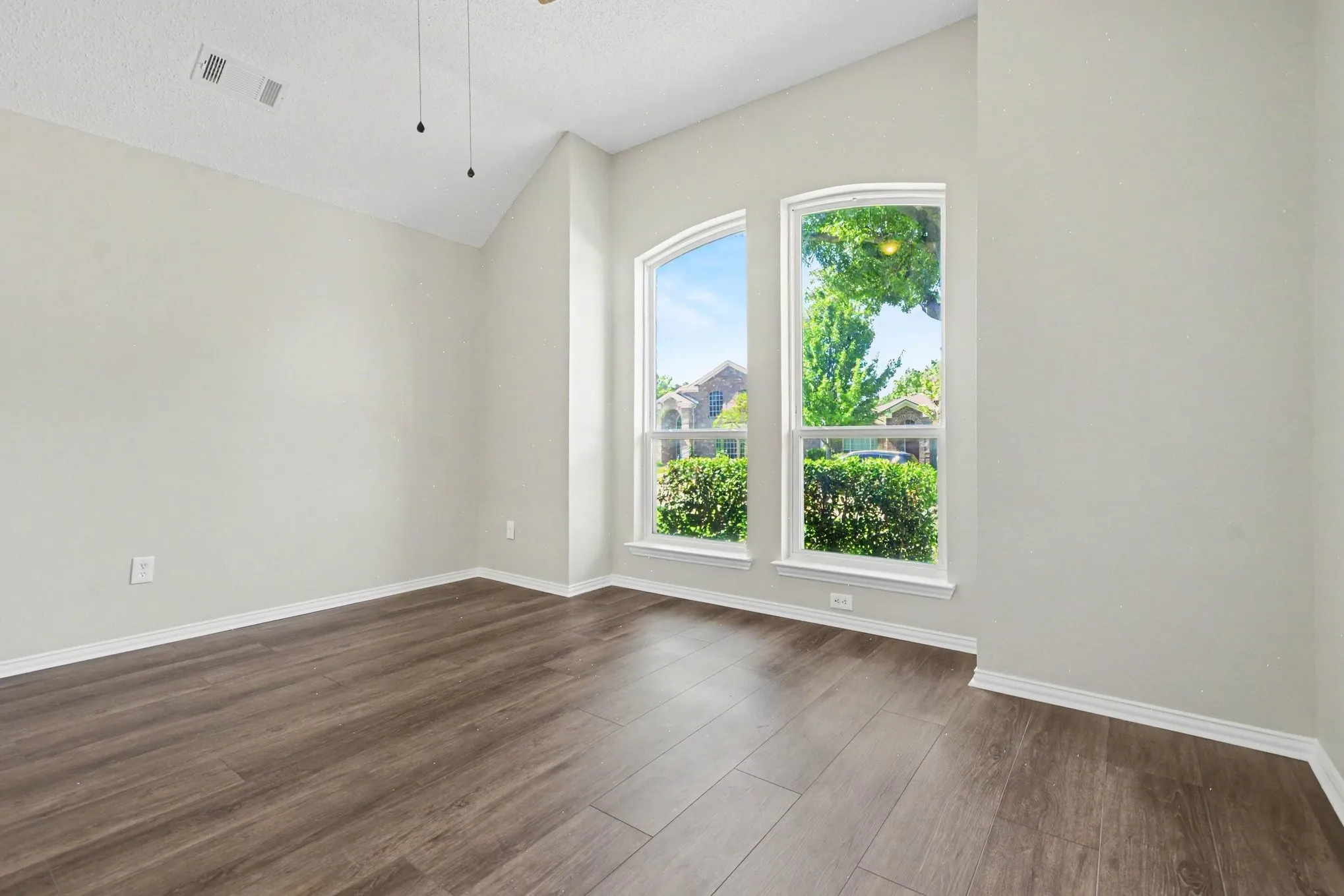 Single Family Residence For Rent in Collin County , 607 Grimsworth Court, Allen, Texas 75002, 4 Bedroom, 2 Bathroom, 2 Garage spaces, 2,070 Sqft, built in 1994, mls#21407298, Real Estate Agent in Allen, Homes For Rent in Collin county, Homes For Rent in Allen, Realtor in Allen Texas, Real Estate Brokerage Independent Realty Texas, Luminita Cordes Realtor